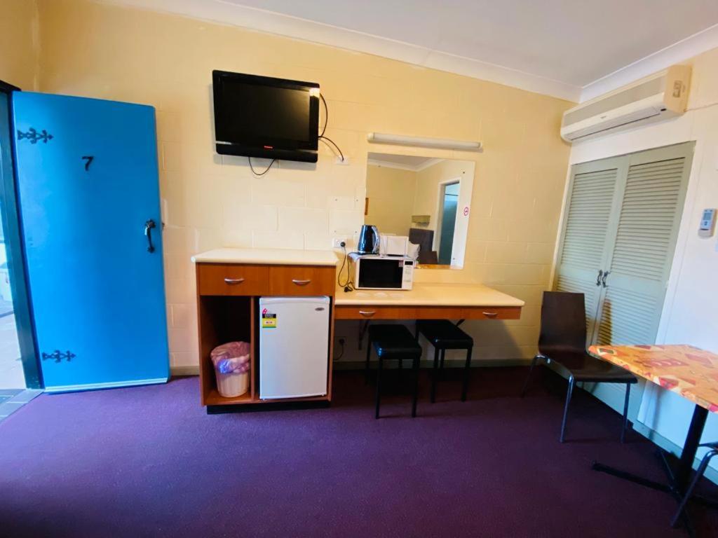 Deluxe Double Room (2 Adults + 1 Child) - Photo 3