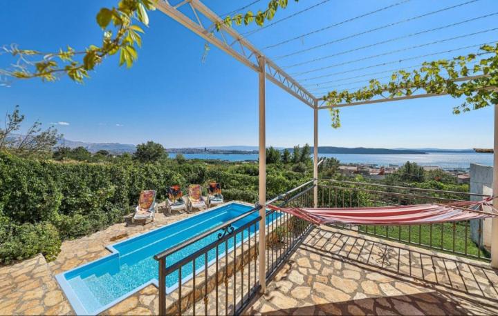 Apartment with Sea View - Photo 18
