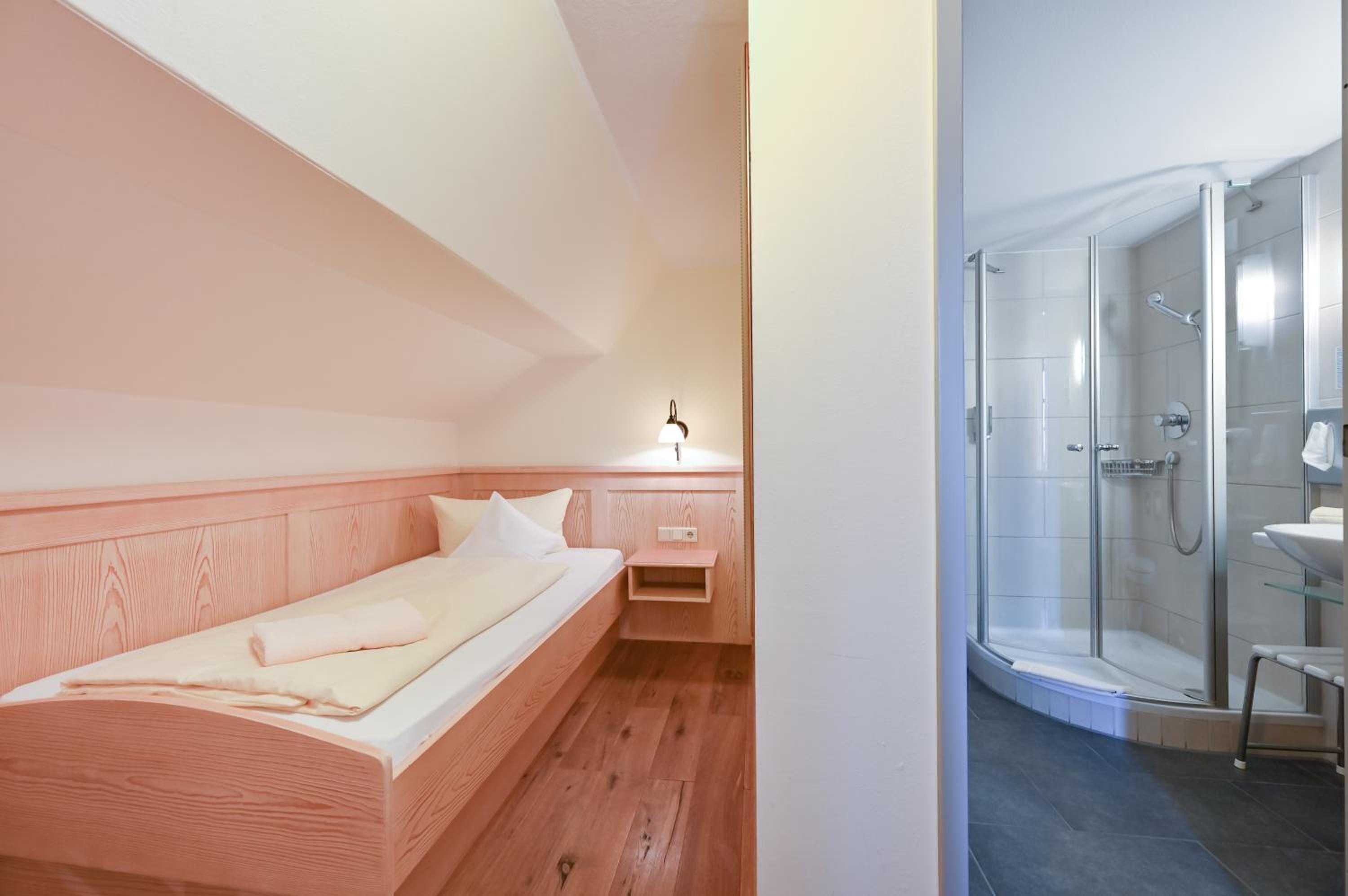 Standard Single Room - Street View photo 3