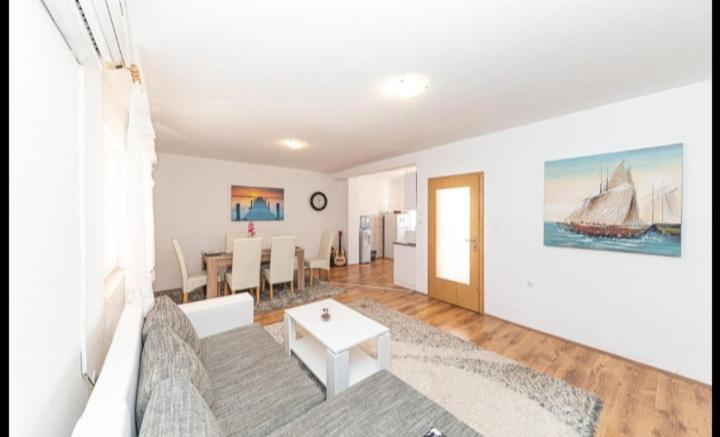 Apartment with Sea View - Photo 1