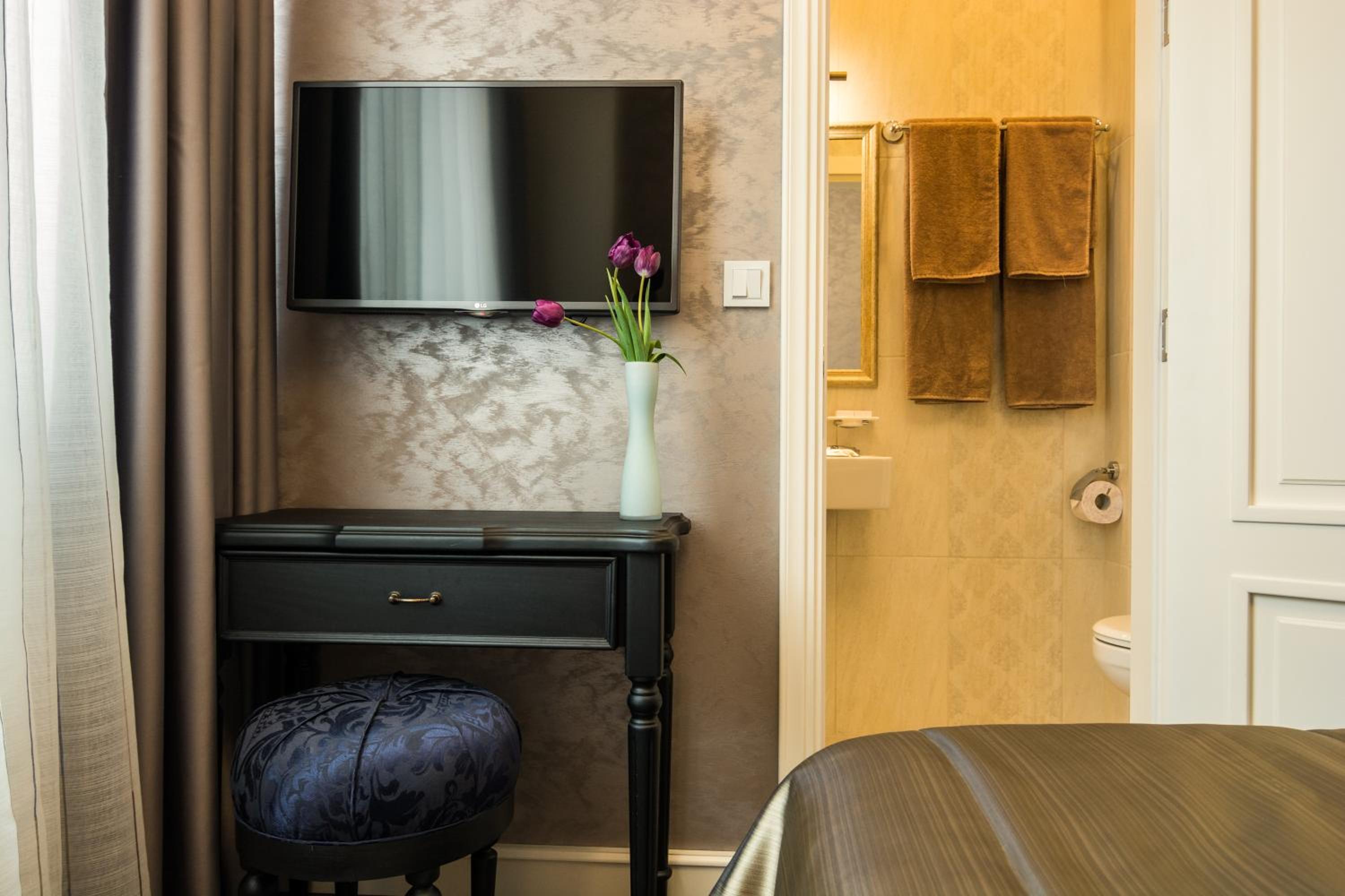 Single Room photo 2