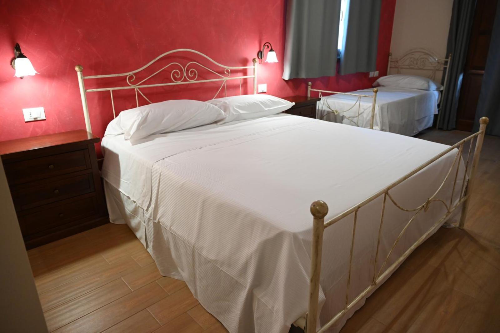Deluxe Double Room with Balcony and Sea View photo 2