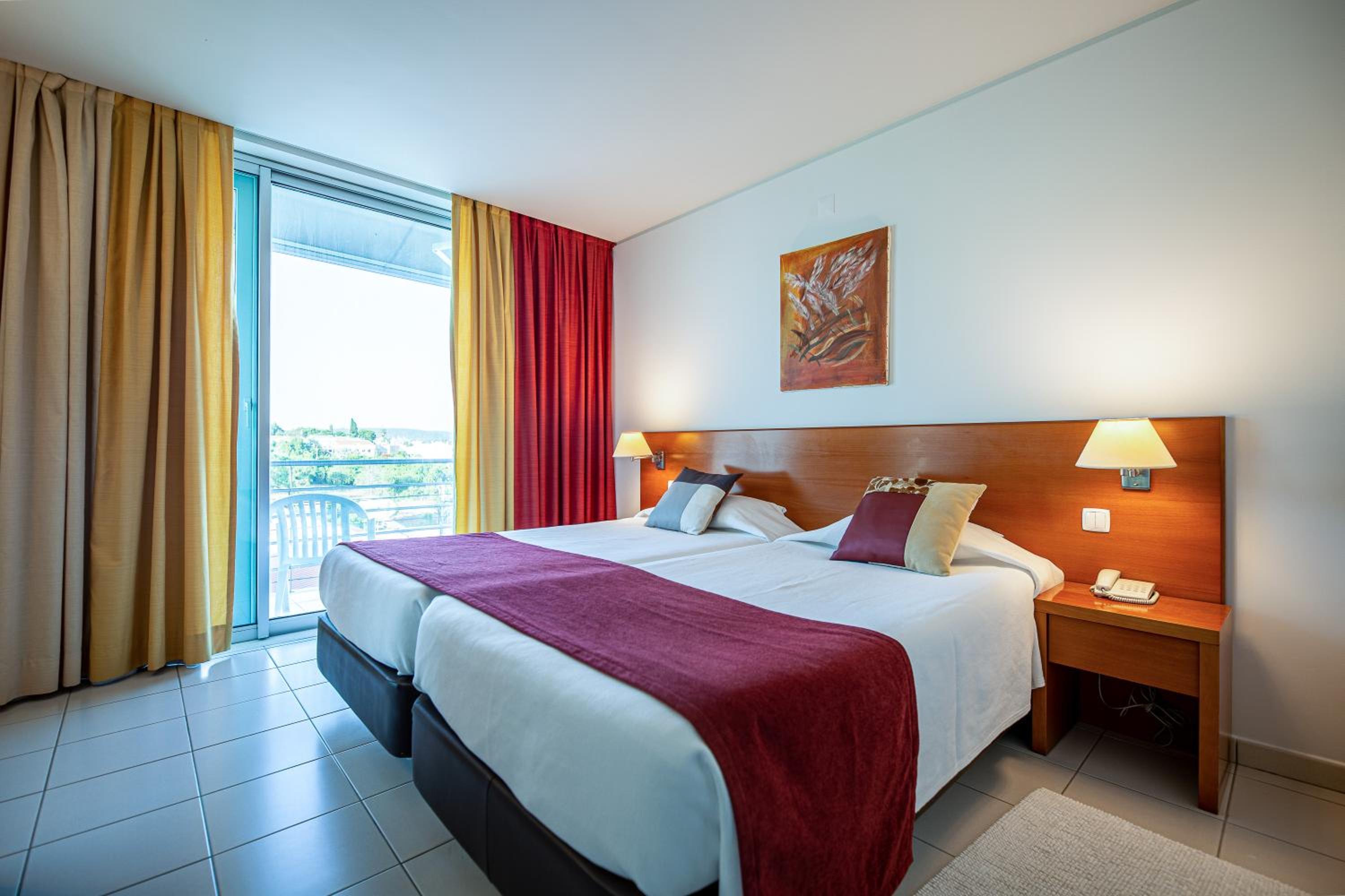 Standard Double or Twin Room - Photo 23