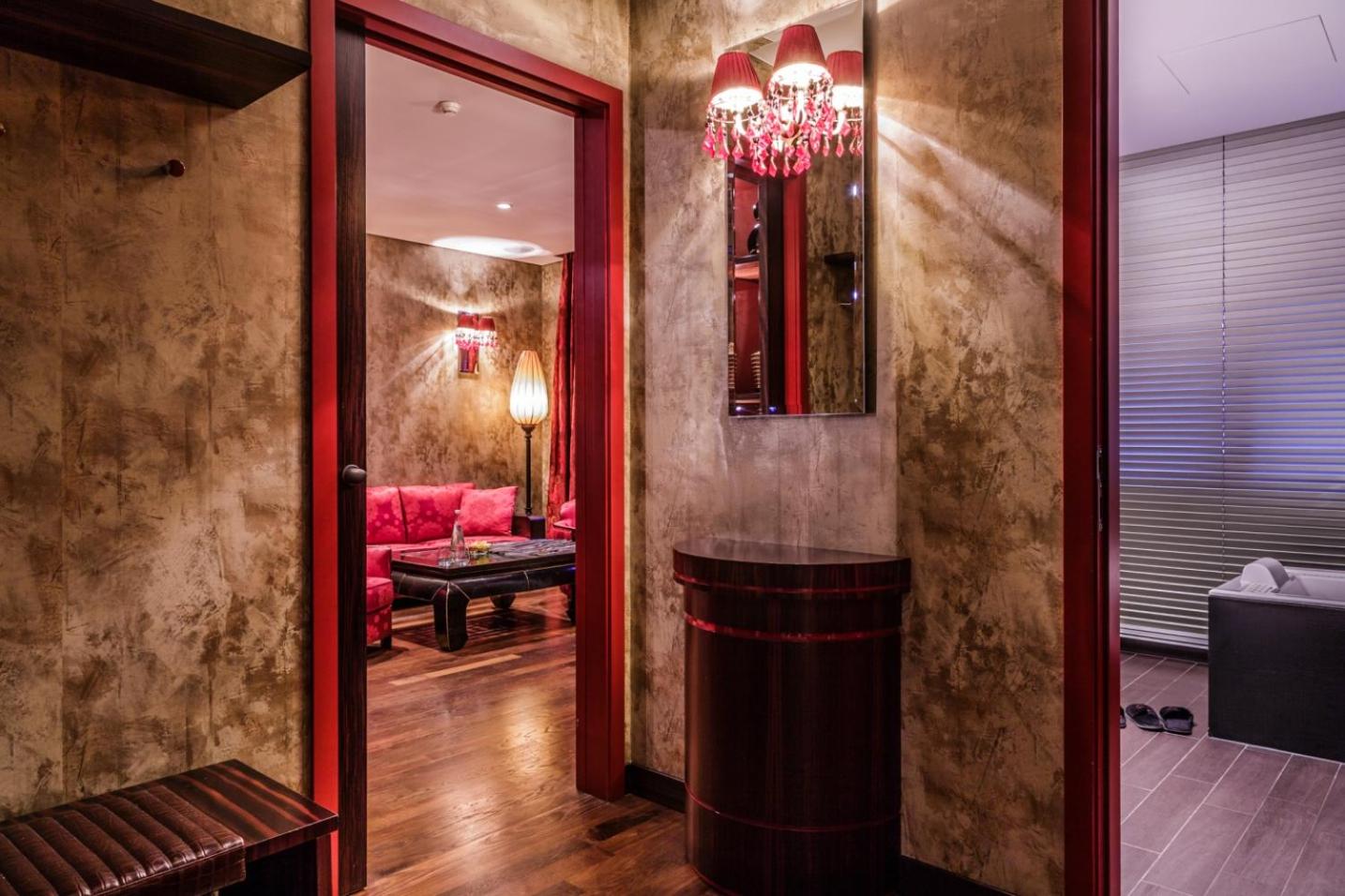 Suite (2 Adults)