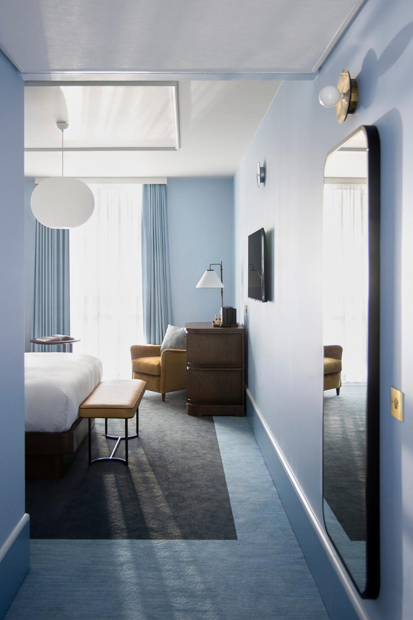 King Room with Courtyard View - Photo 8