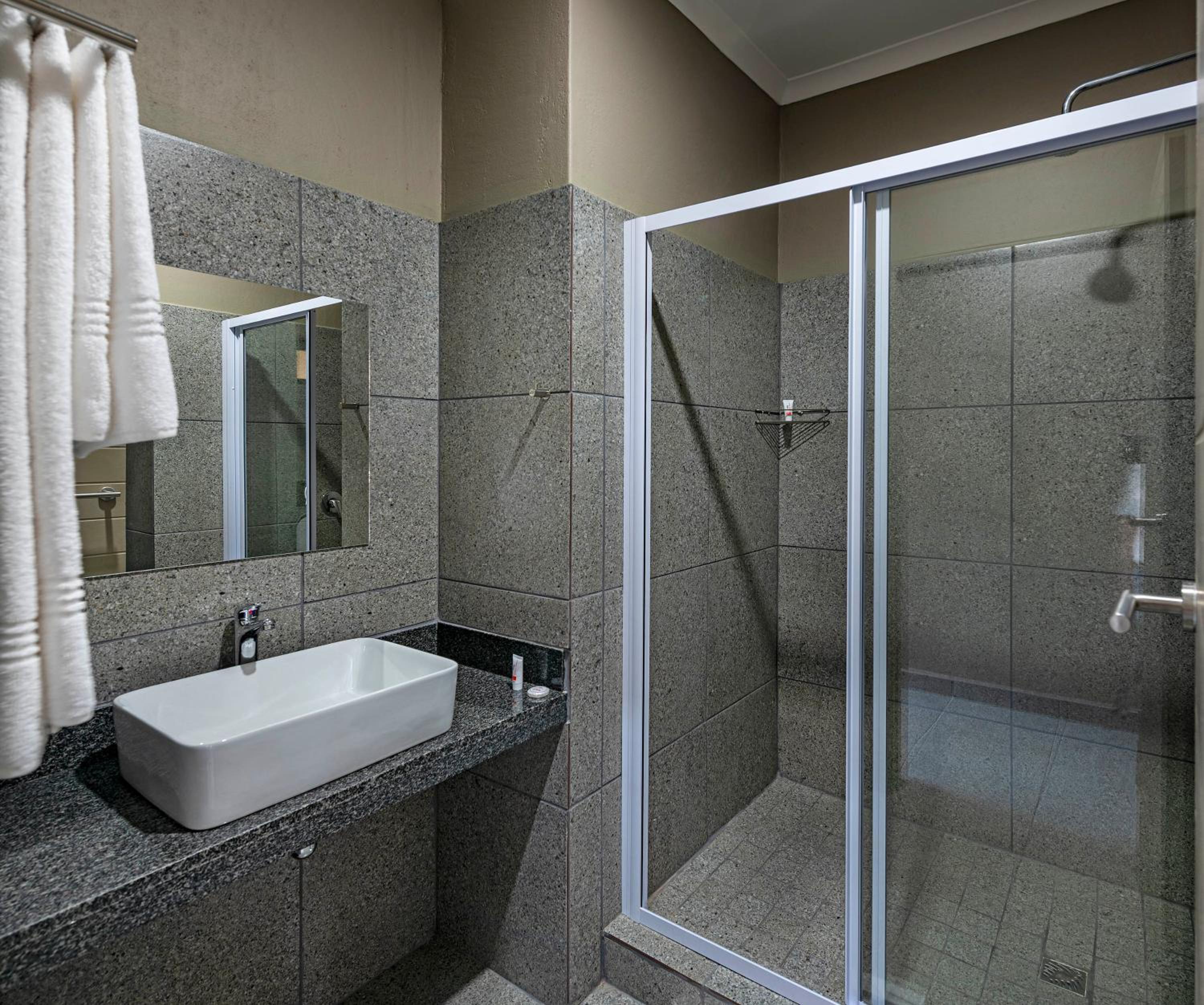Twin/Double Room - Photo 3