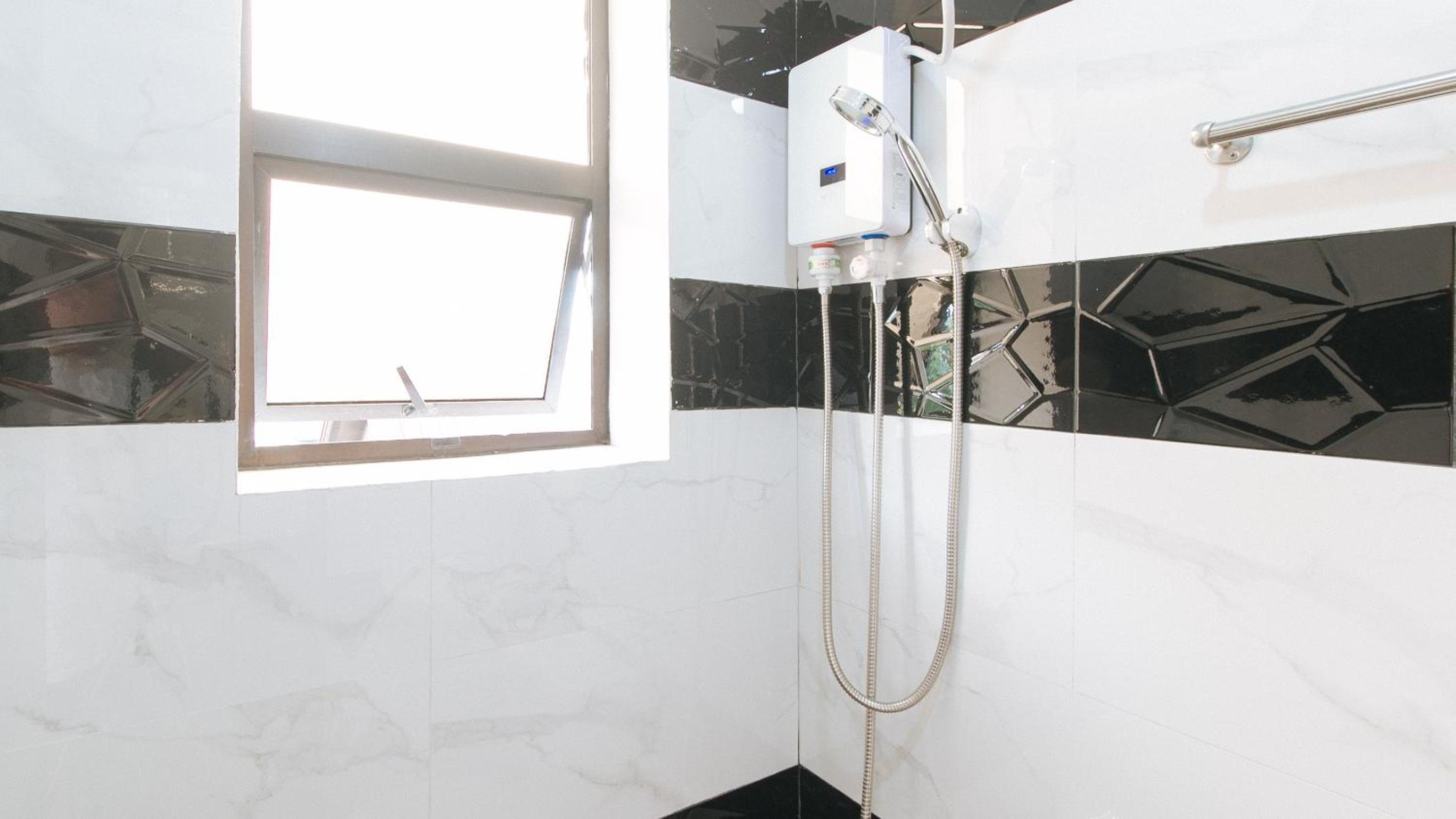 Double Room - Photo 10