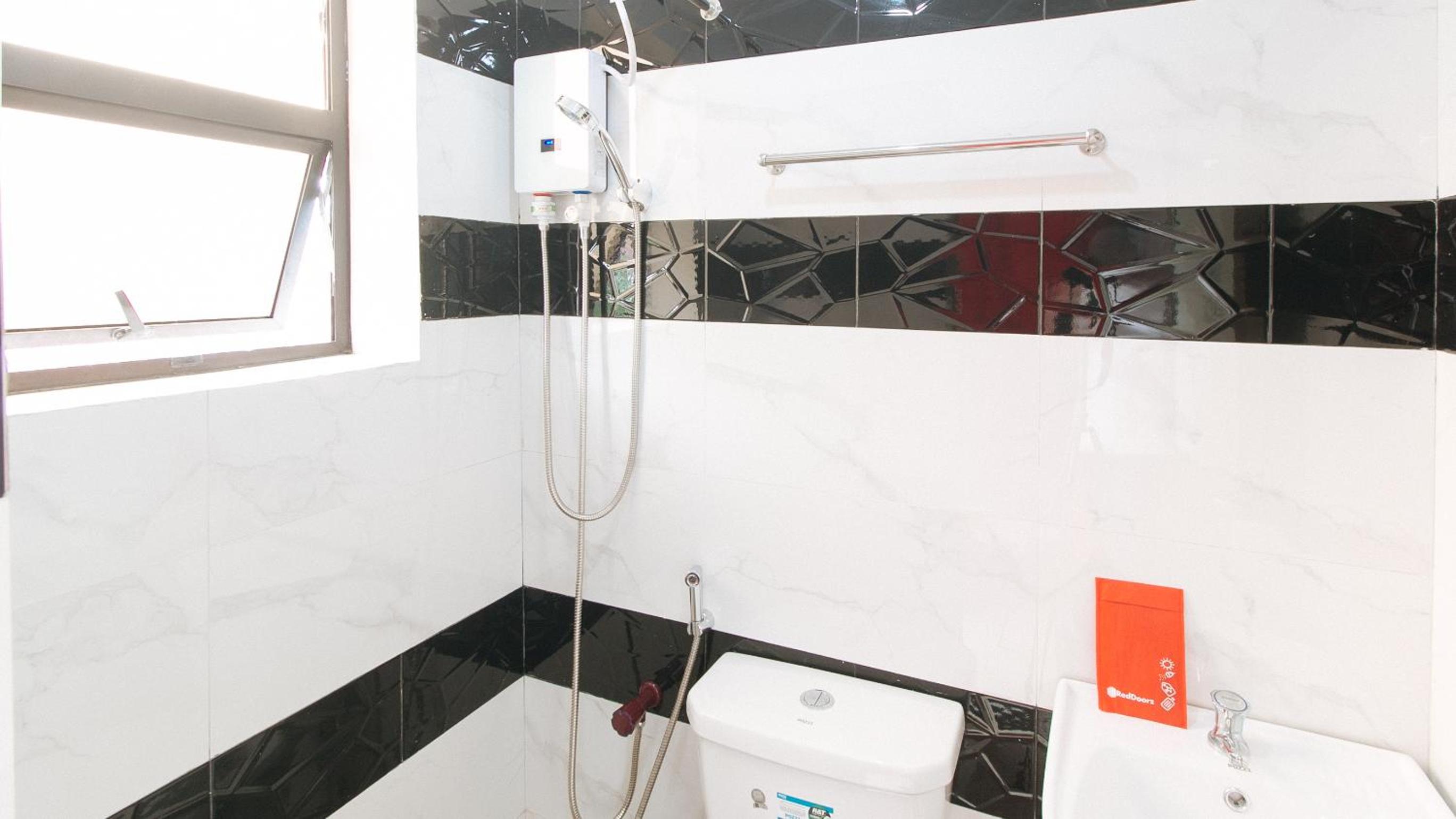 Double Room - Photo 11