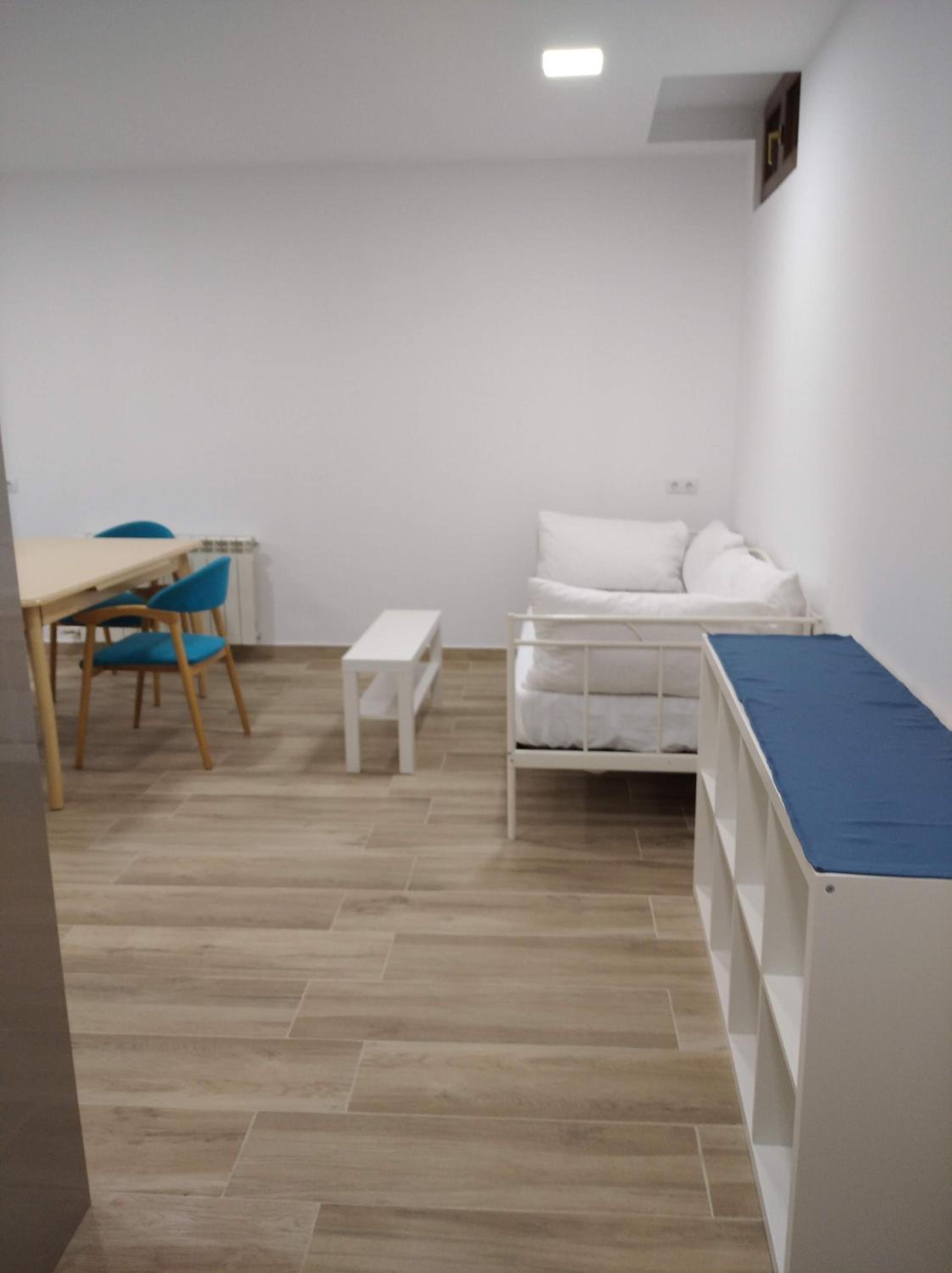 Estudio con sofá cama