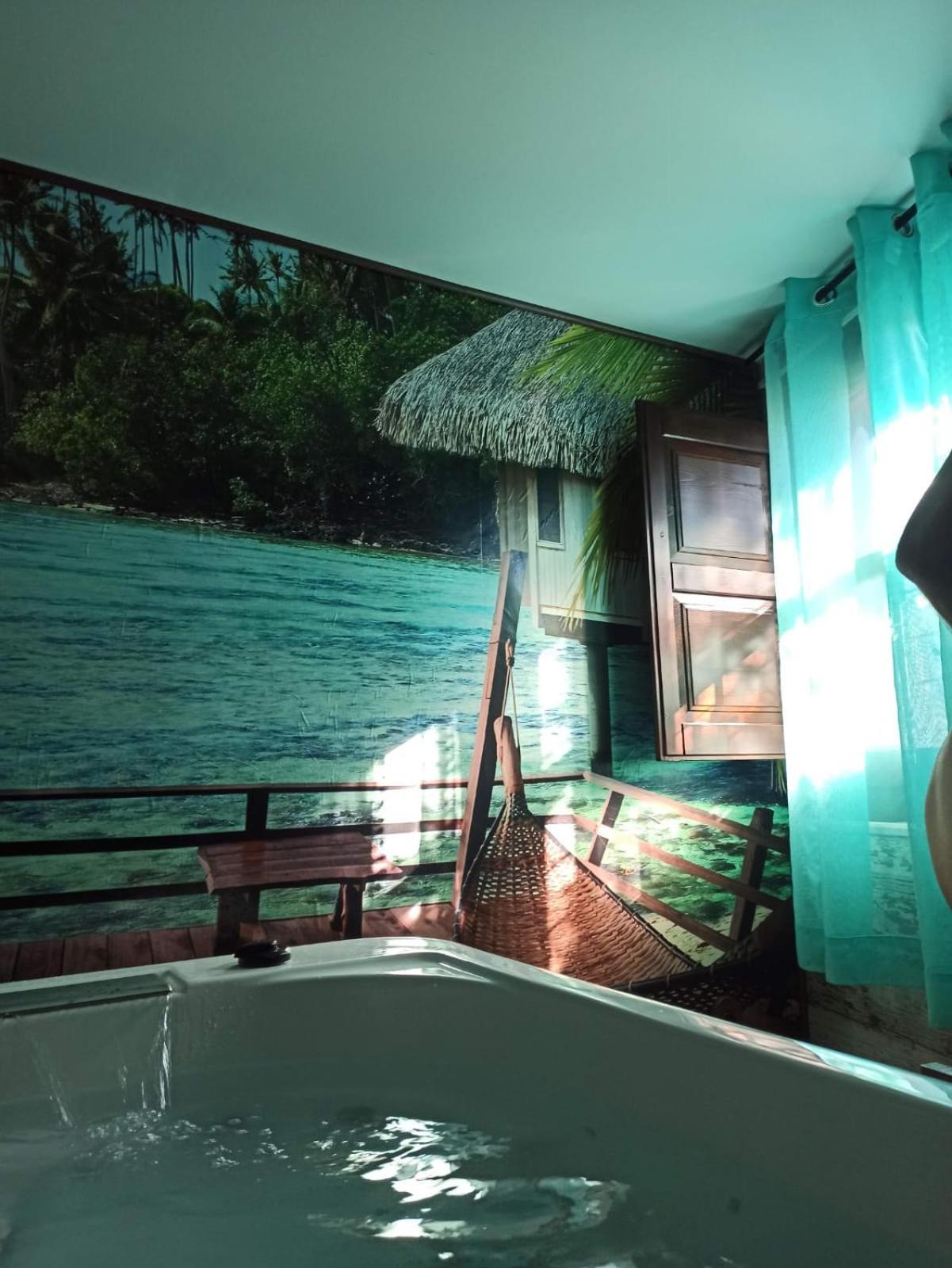 King Room with Spa Bath - Photo 15