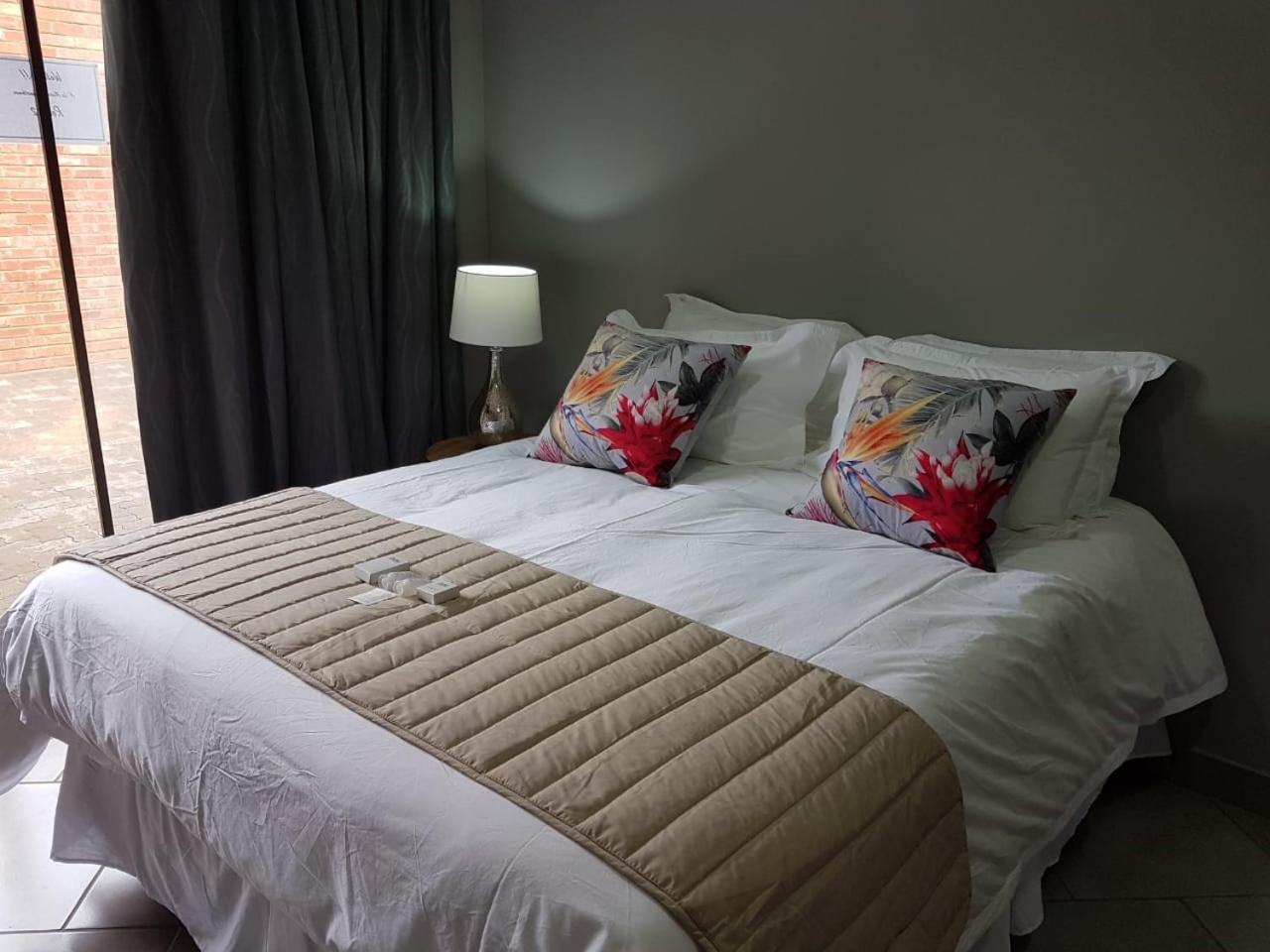 Queen Suite photo 2
