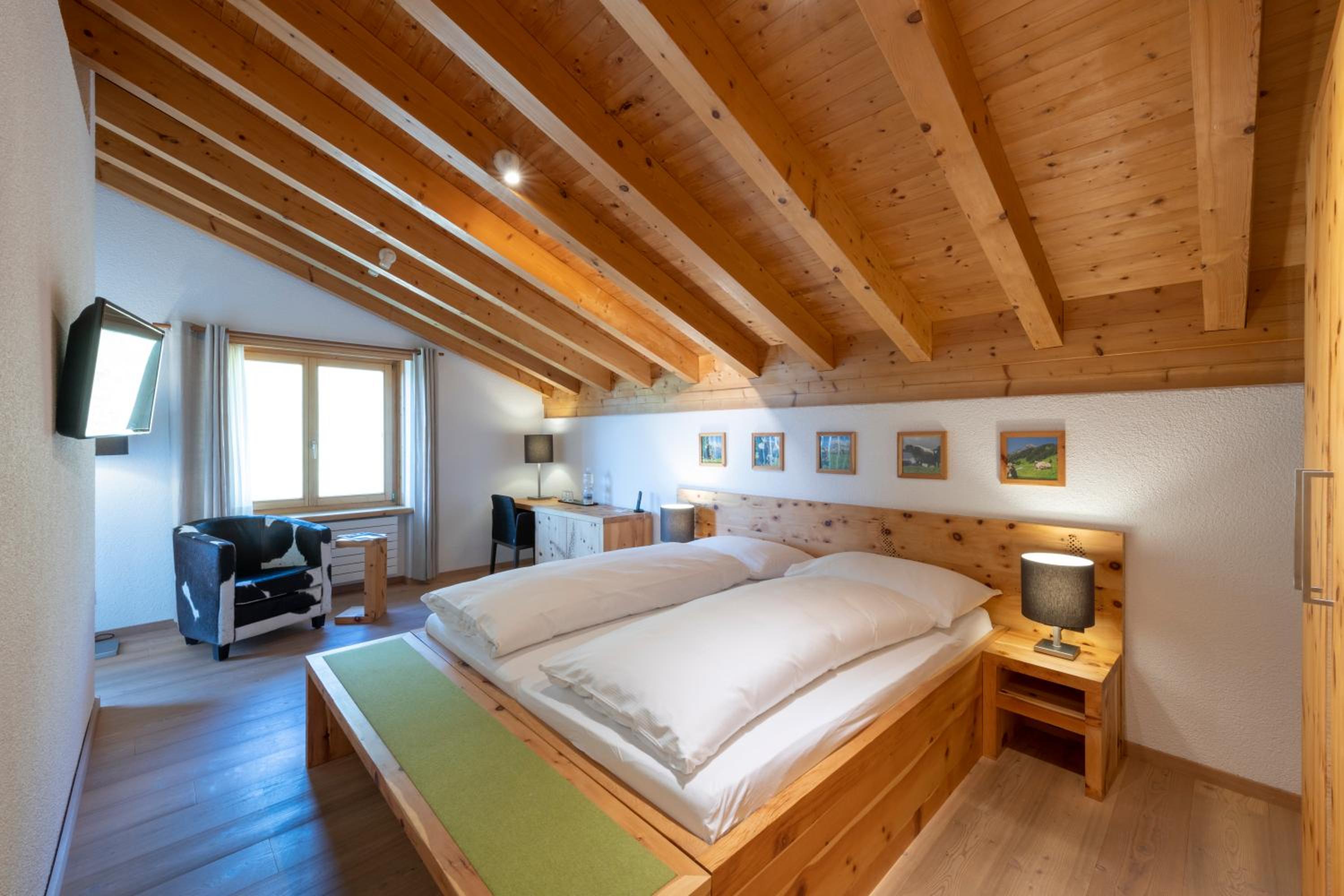 Double Room with Balcony - Photo 4
