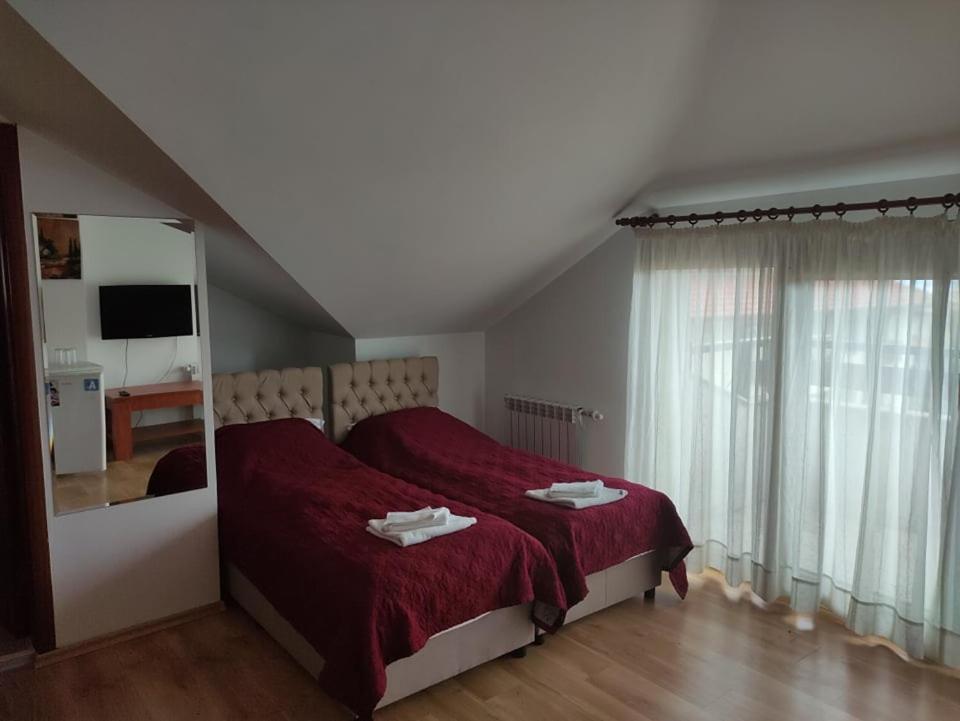 Economy Twin Room photo 3