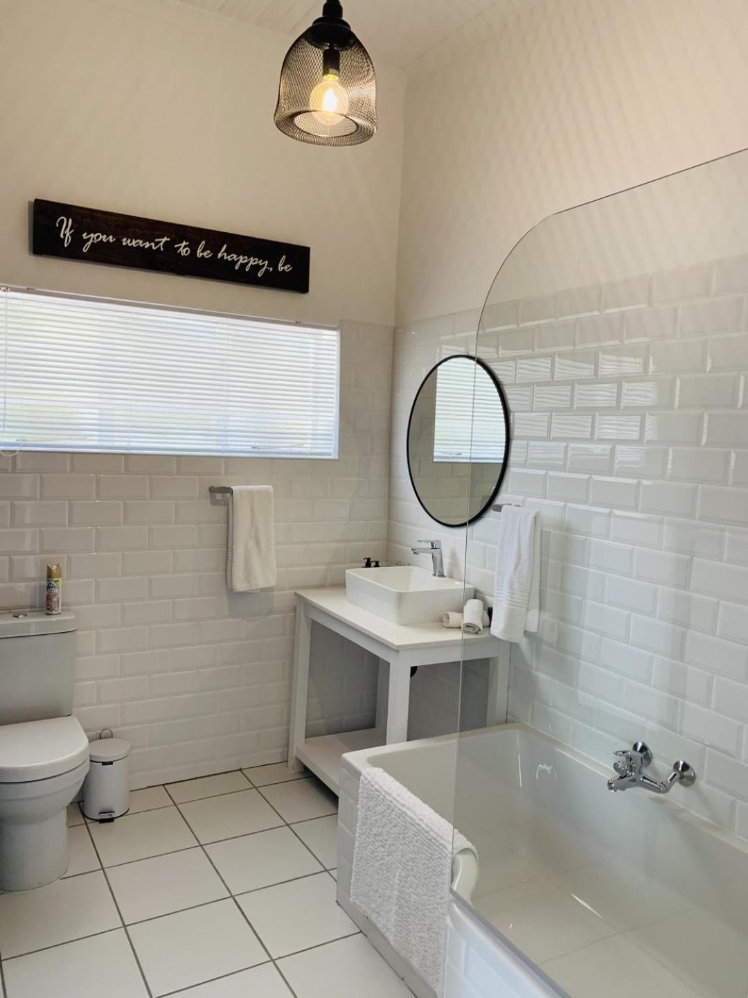 Family Room with Shared Bathroom - No Pets photo 2