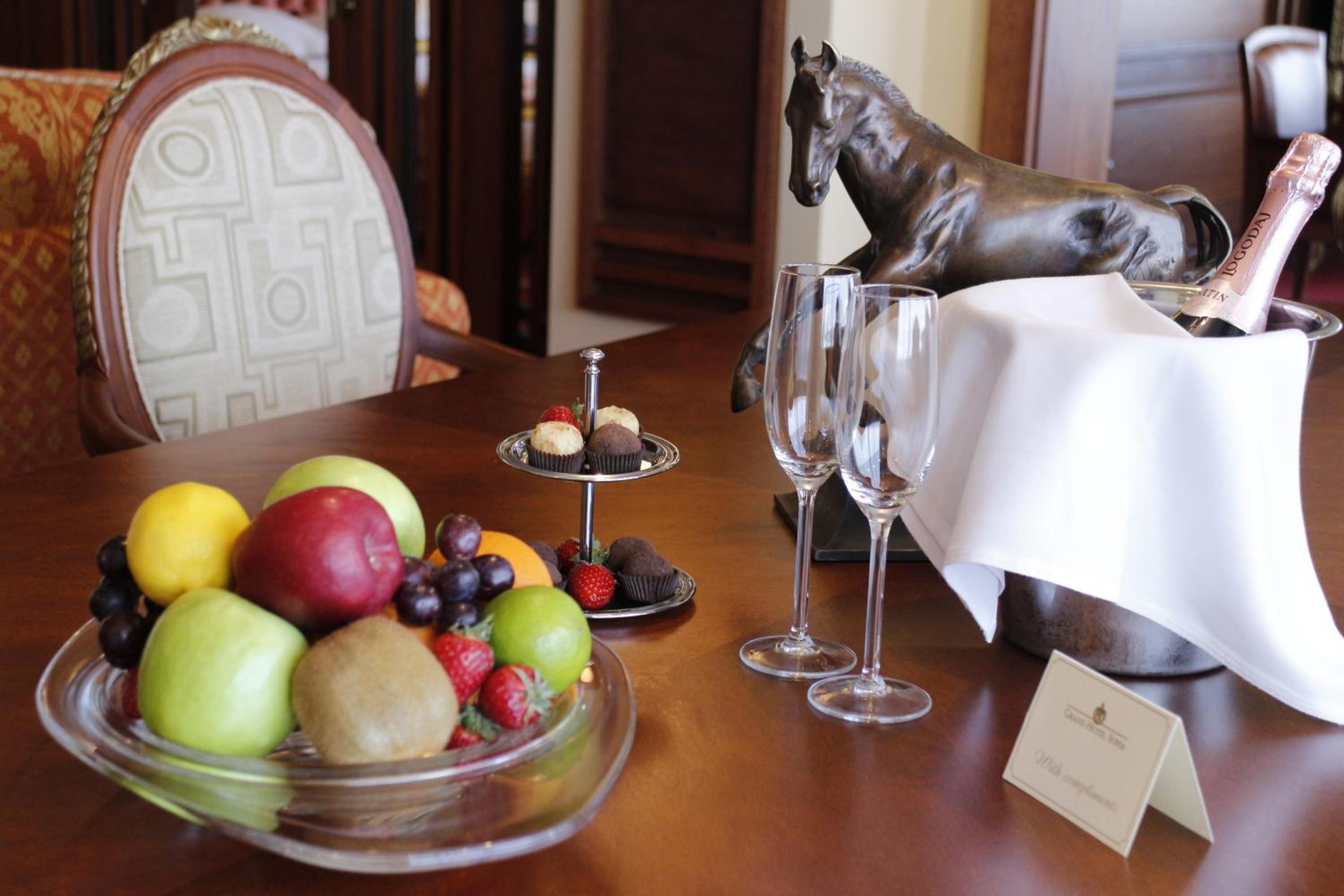Grand Suite with a Master King Bedroom, Living Room and Separate Working Area - Photo 8