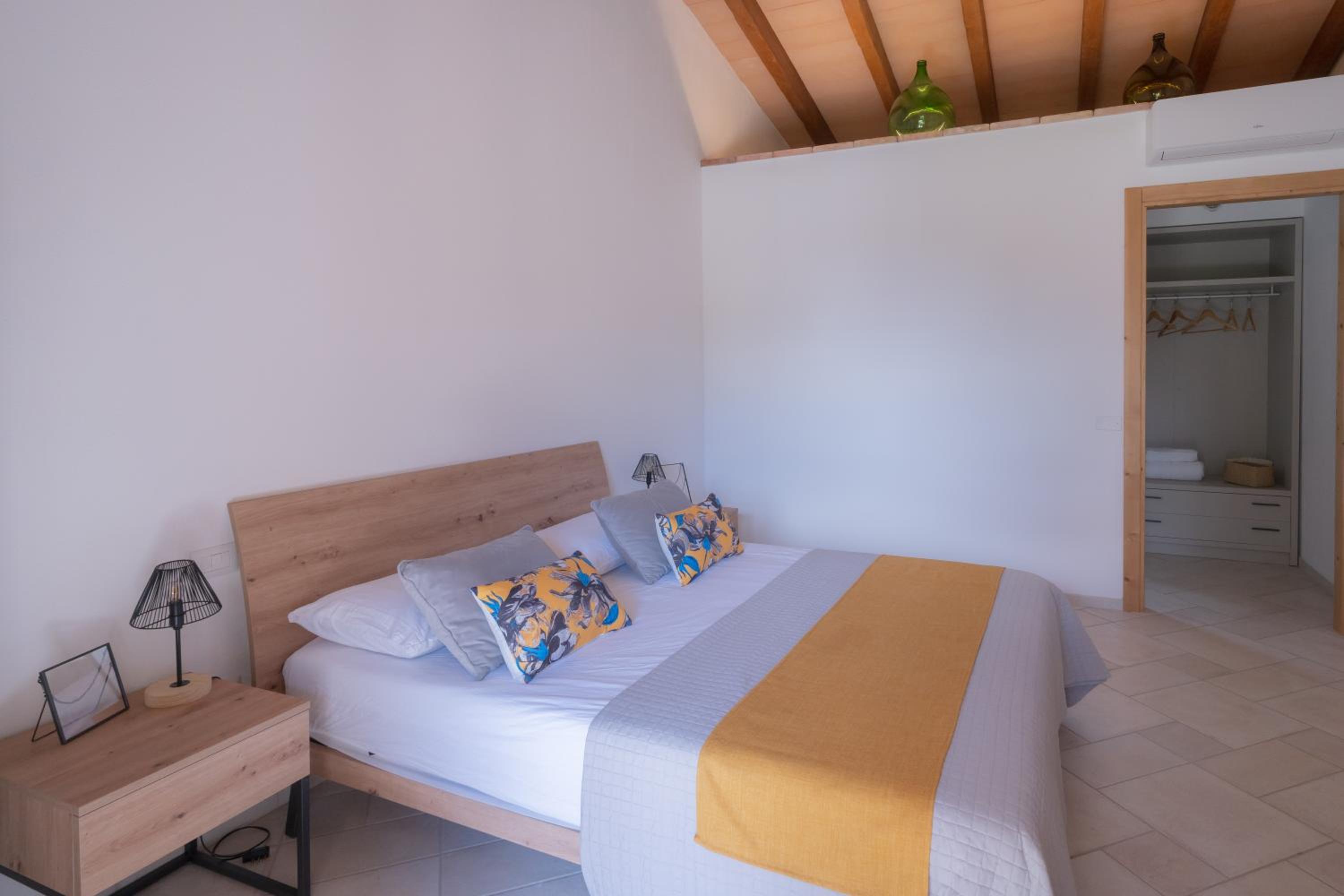 Double Room with Private Bathroom - Photo 2