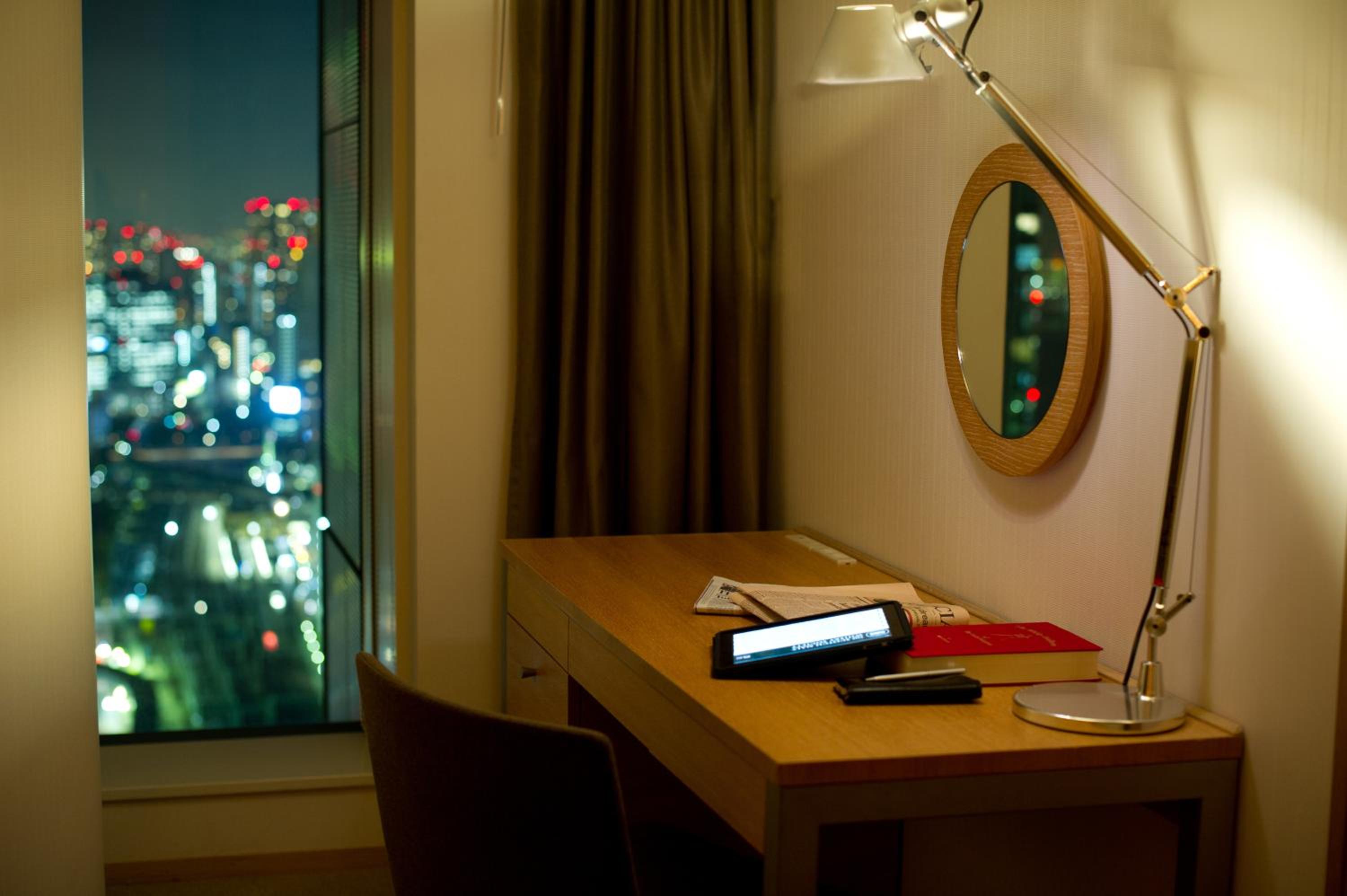 Single Room - Non Smoking - Above 27th floor thumbnail 6