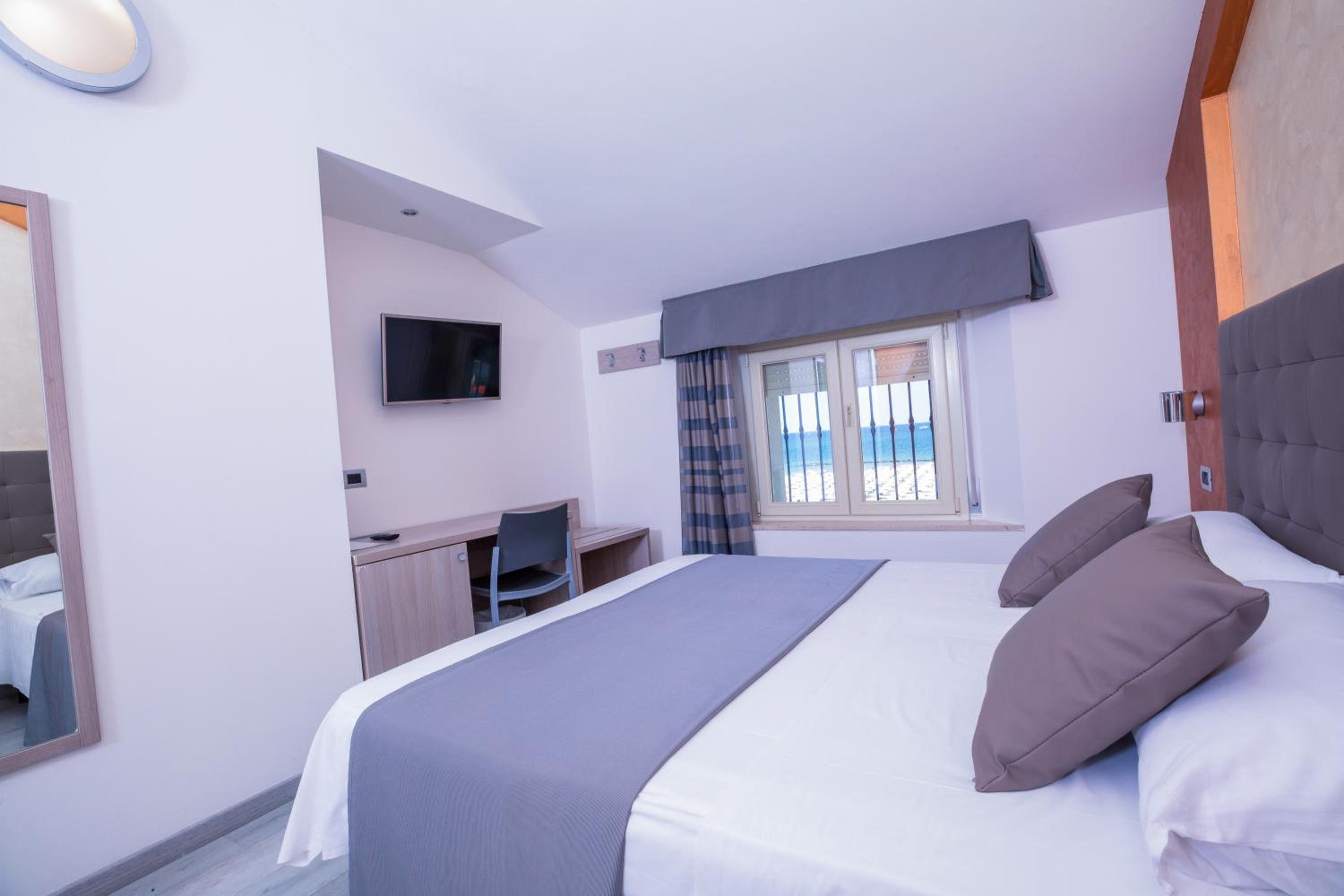 Panoramic Double Room - Photo 16