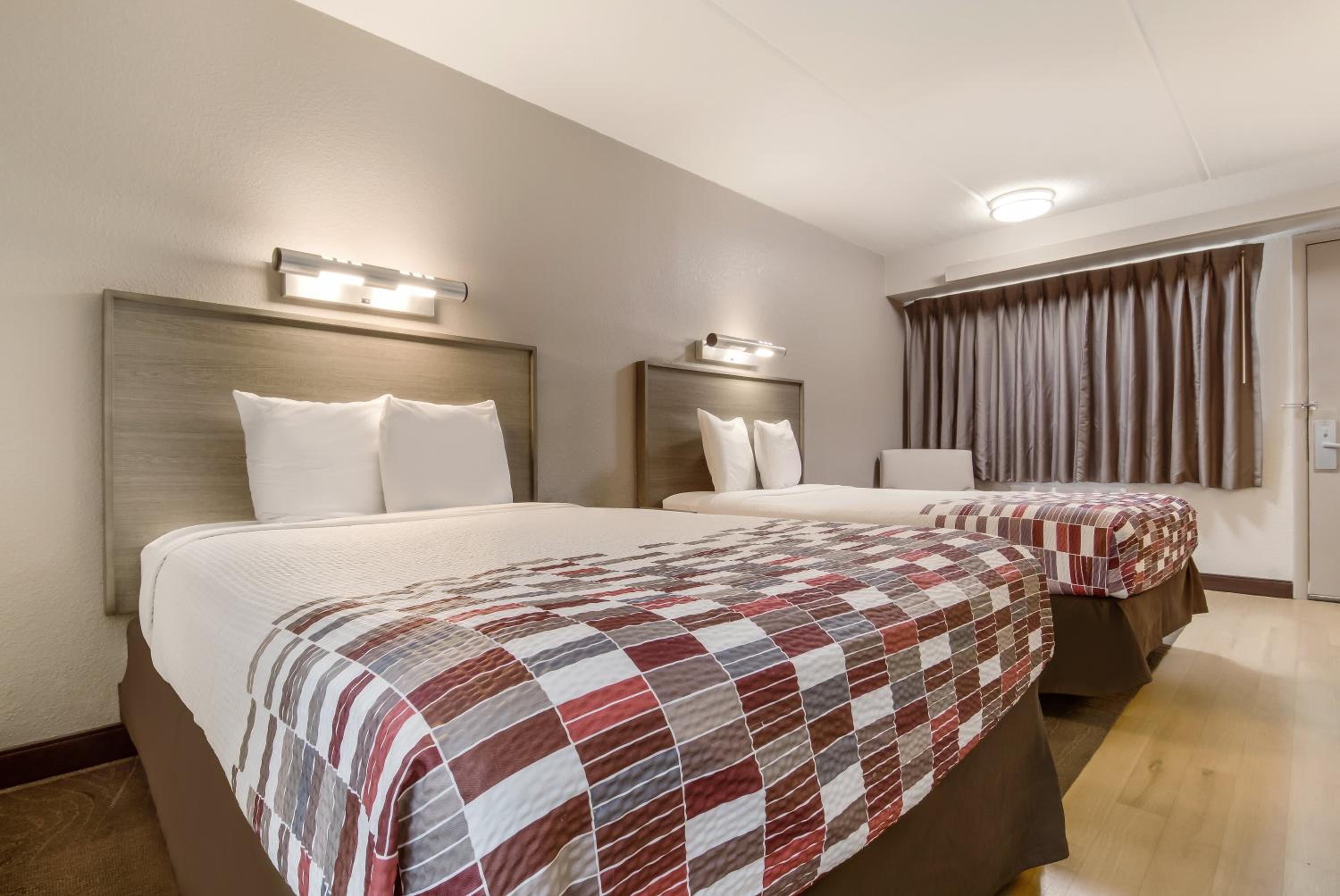 Deluxe Room with Two Double Beds Smoke Free - Photo 1