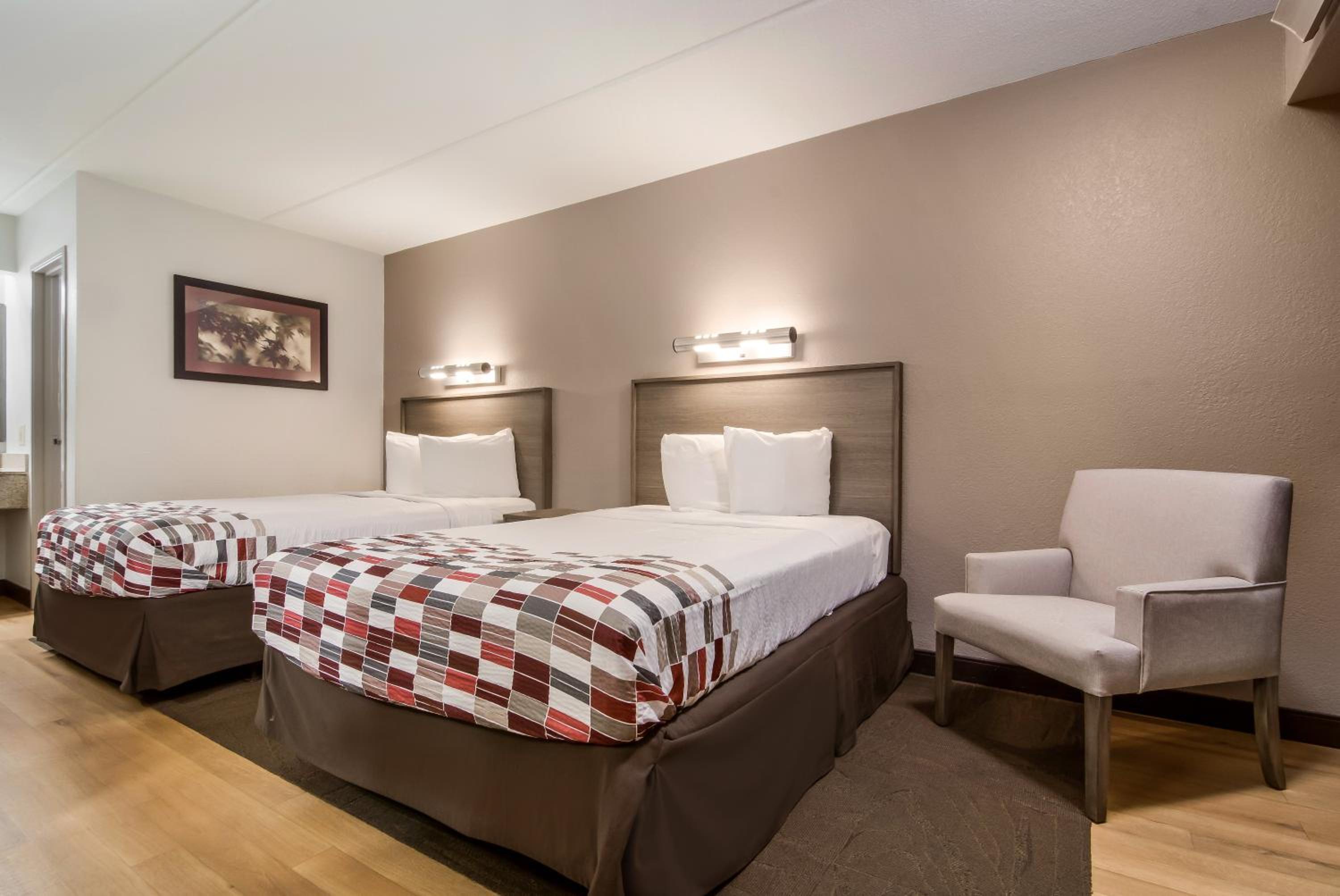 Standard Room with Two Double Beds Smoke Free - Photo 1
