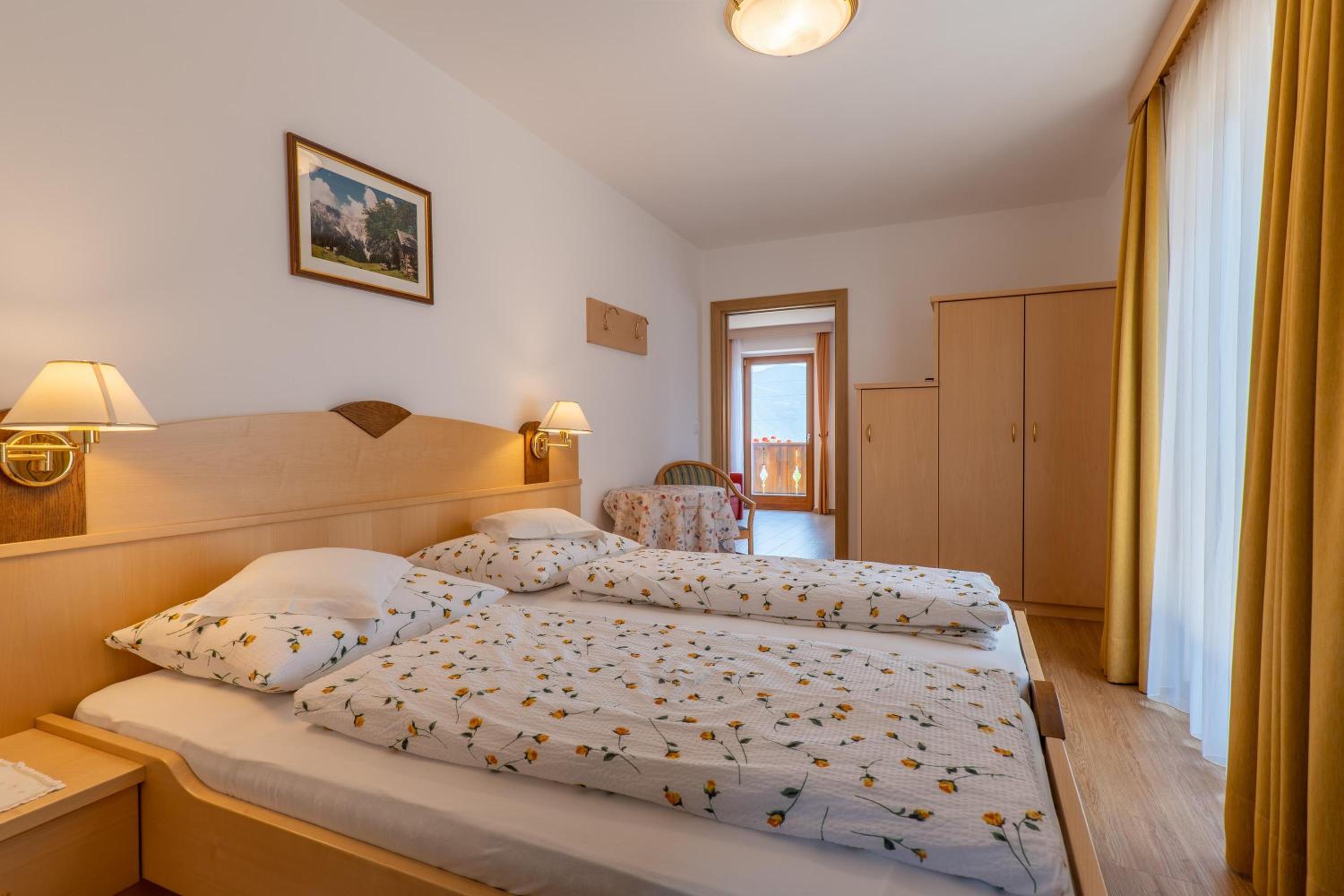 Two-Bedroom Apartment with Mountain View