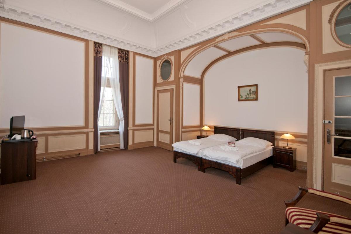 Deluxe Double Room - Photo 11