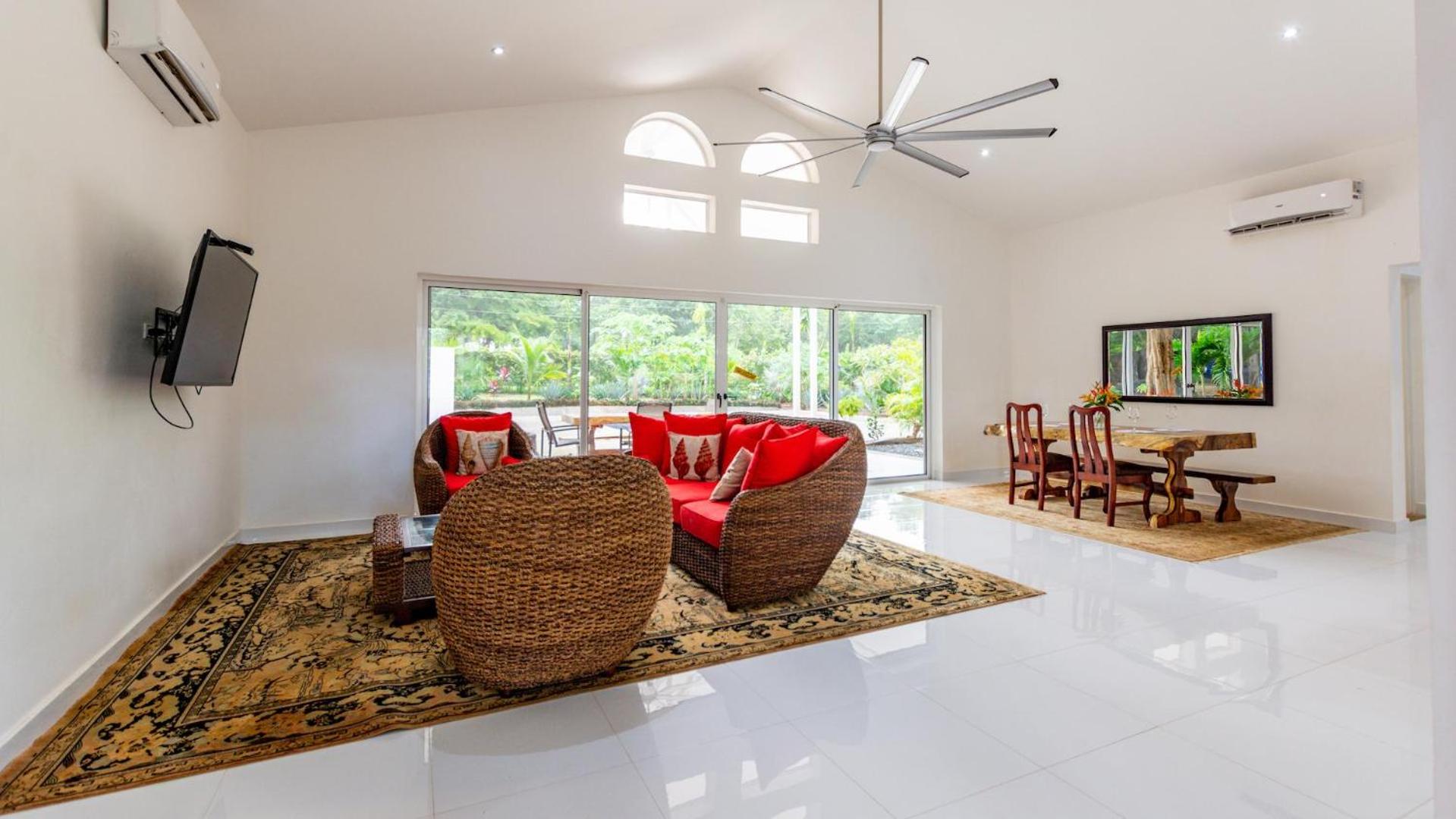 Villa photo 3