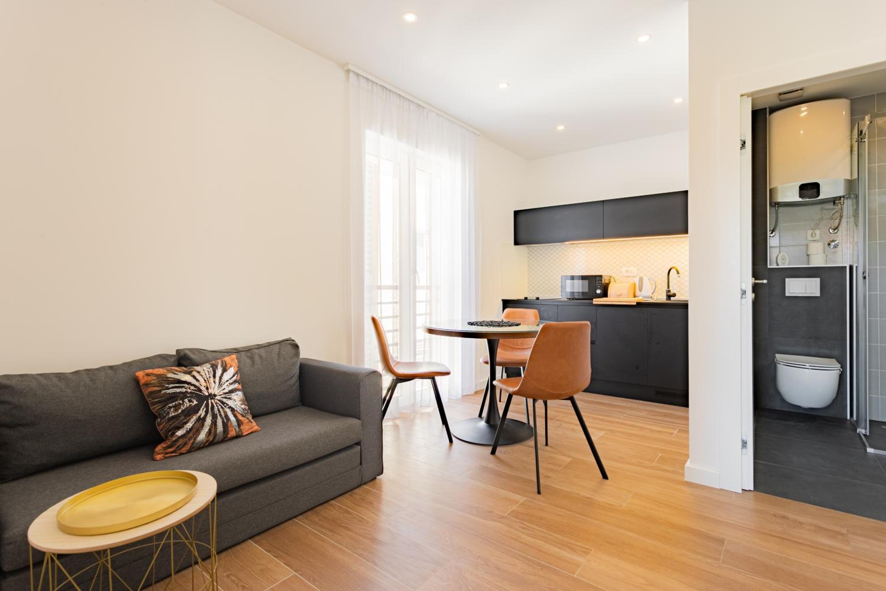 One-Bedroom Apartment