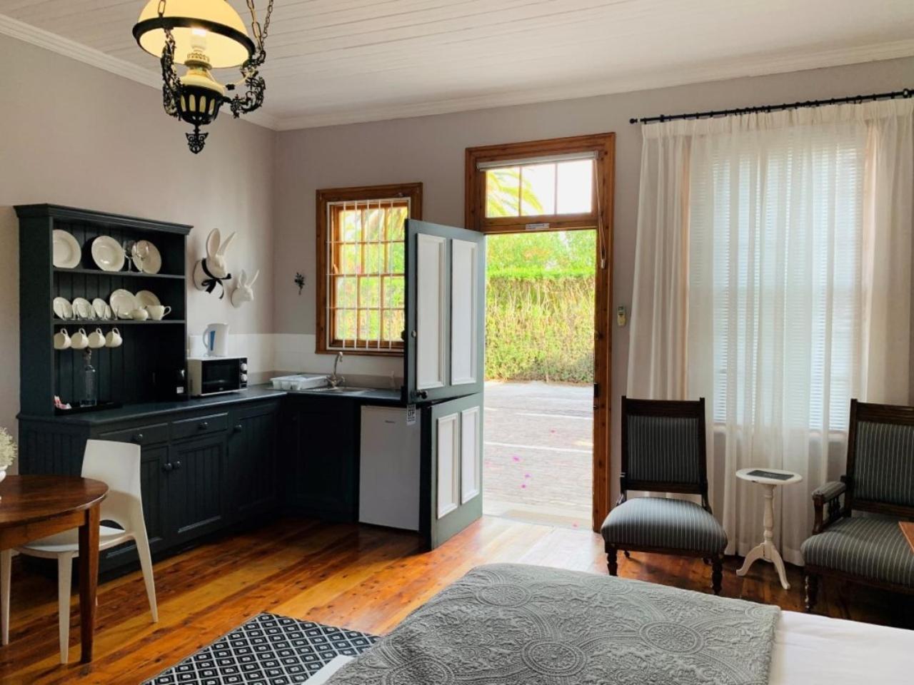 Double Room with Patio - Photo 1