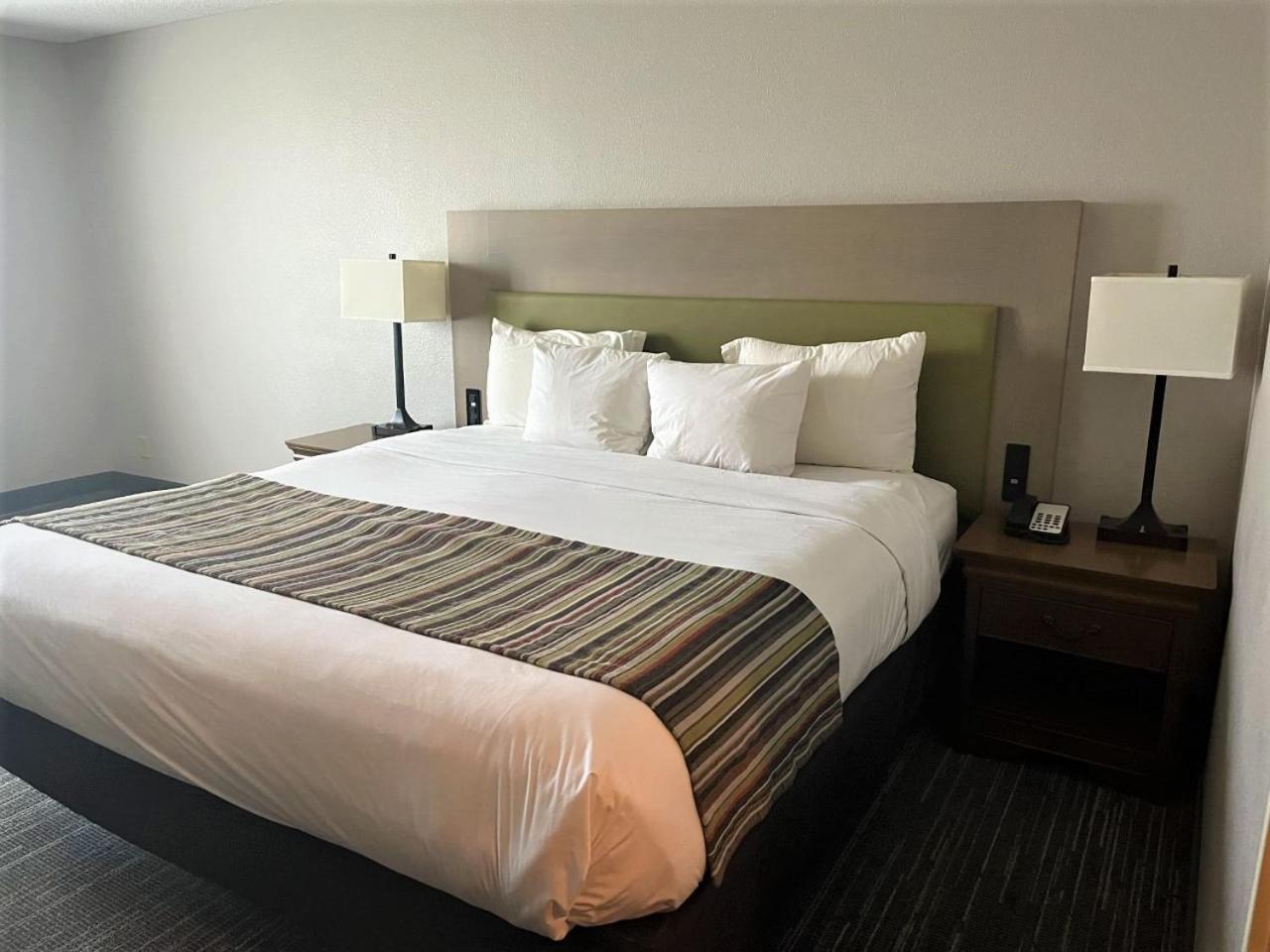 King Room - Disability Access - Photo 1