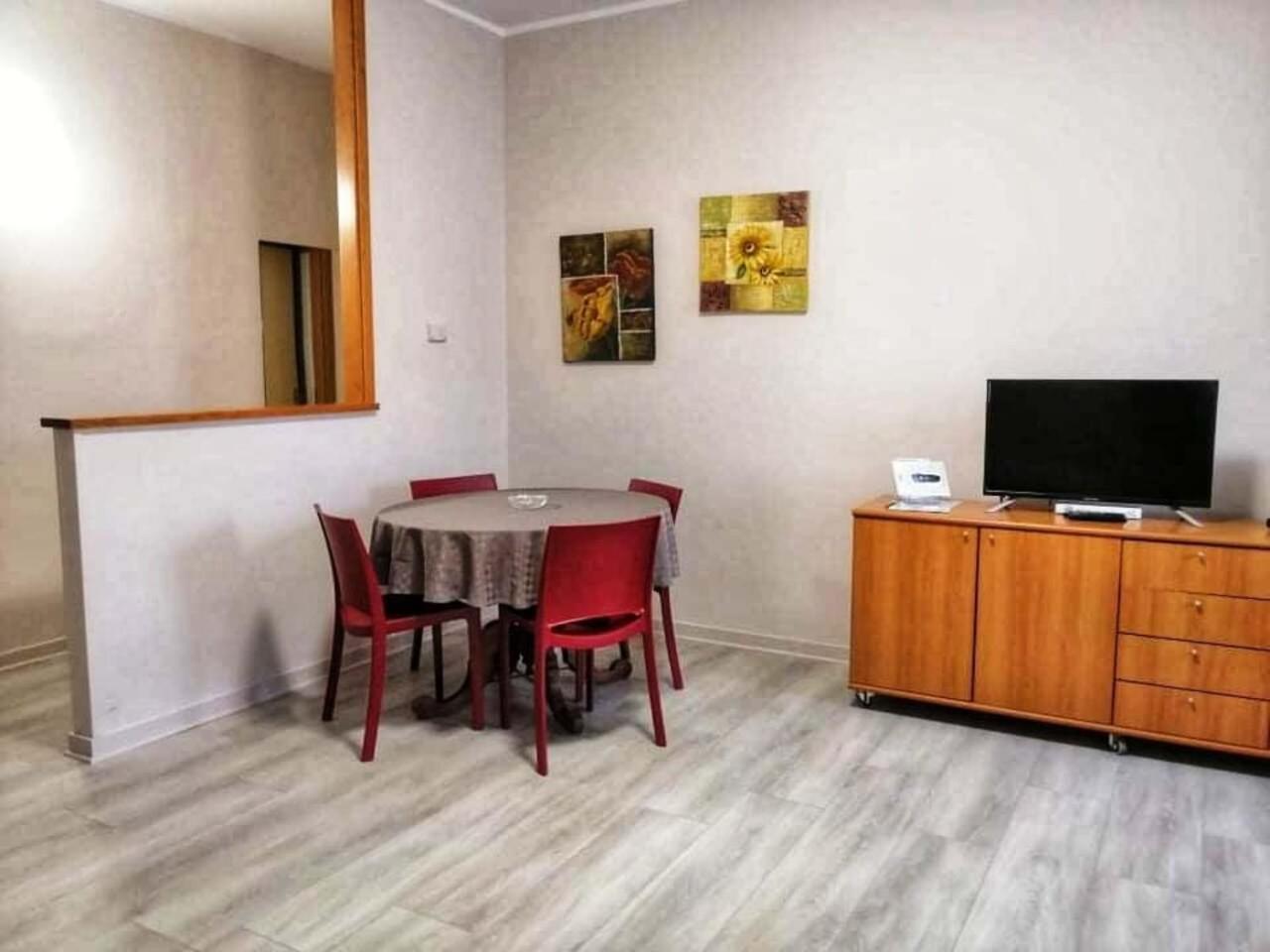 Deluxe Double or Twin Room - Photo 8