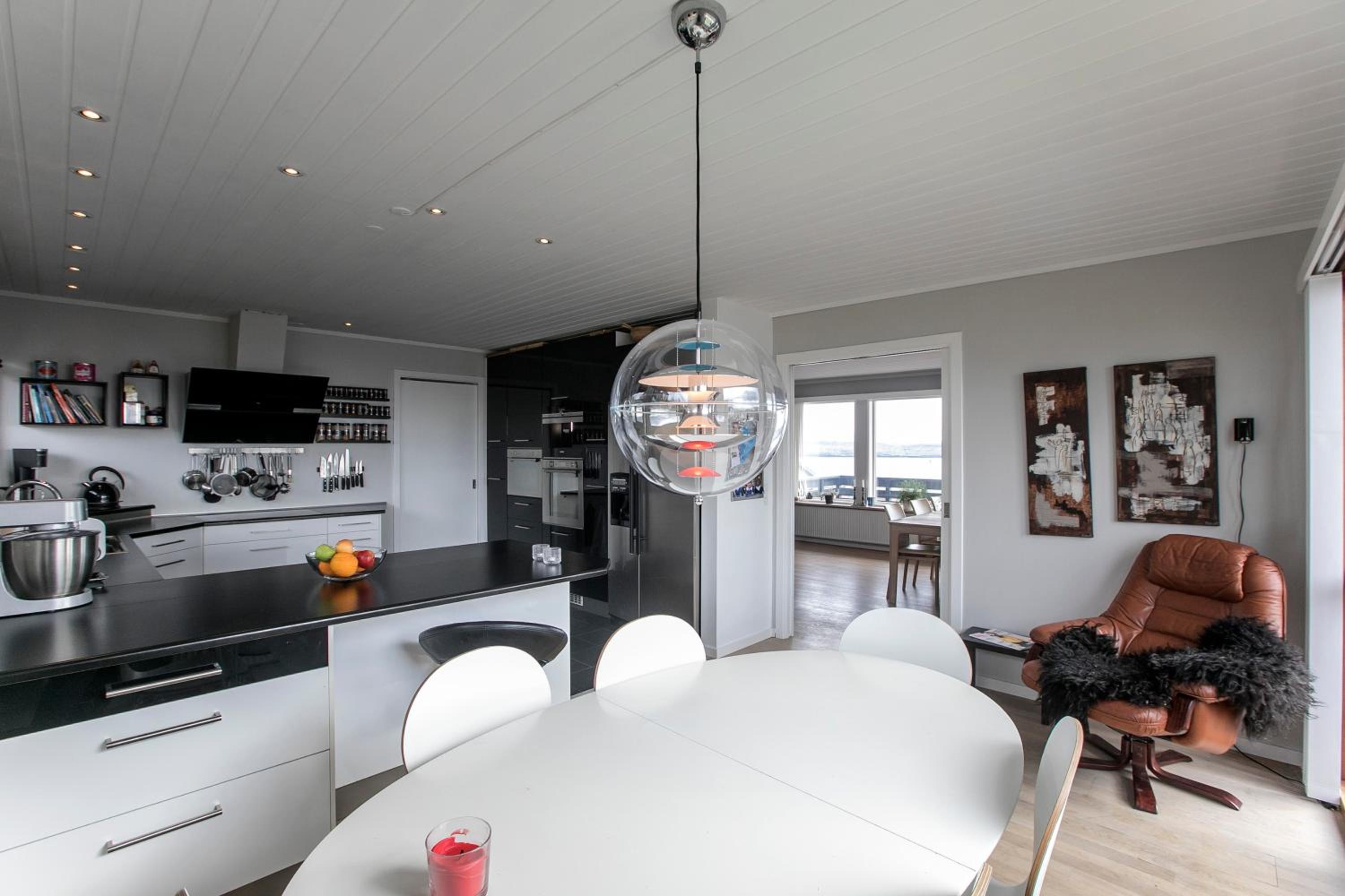 Villa photo 3