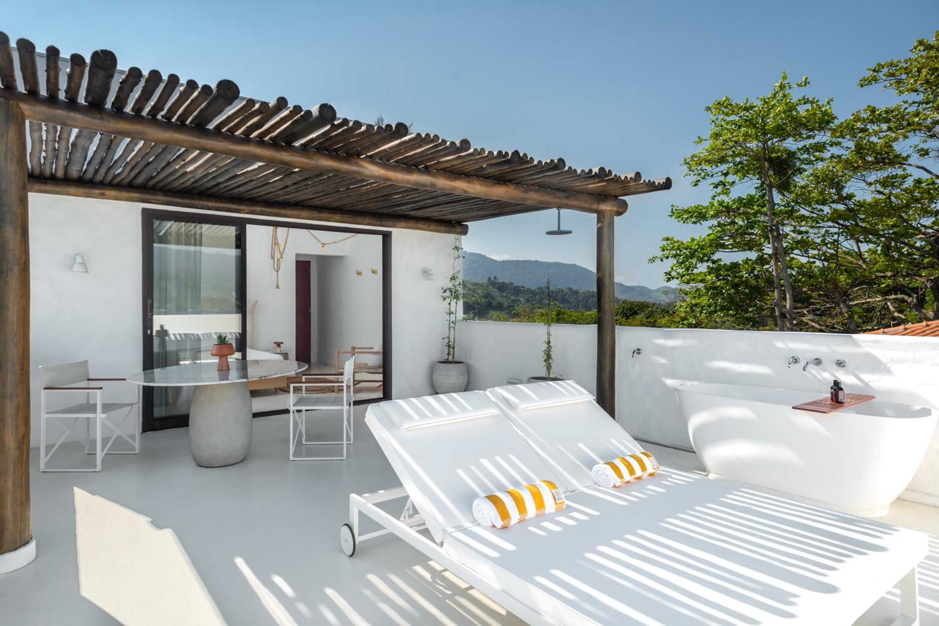 King Room with Balcony photo 2