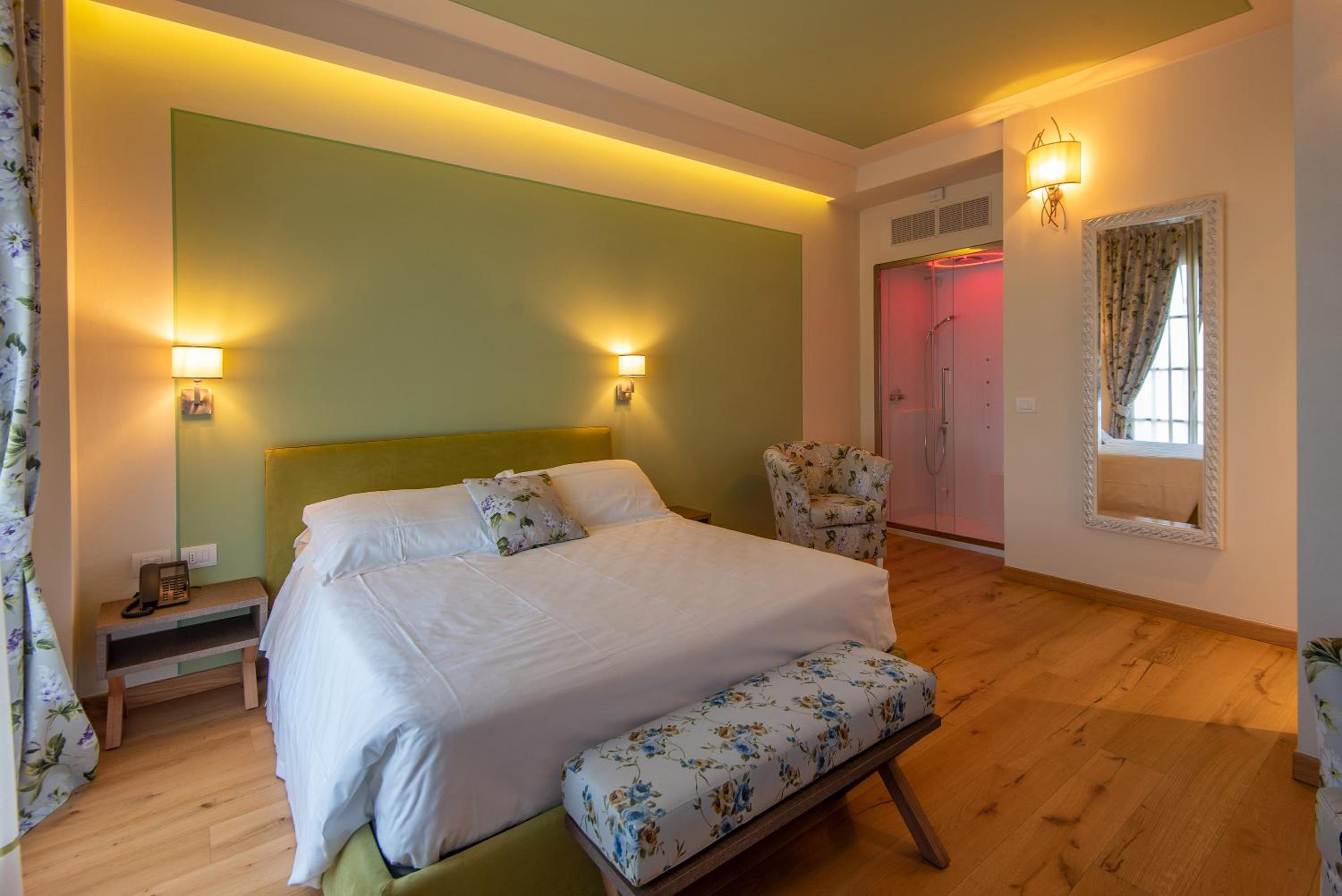 Deluxe Suite - Photo 4