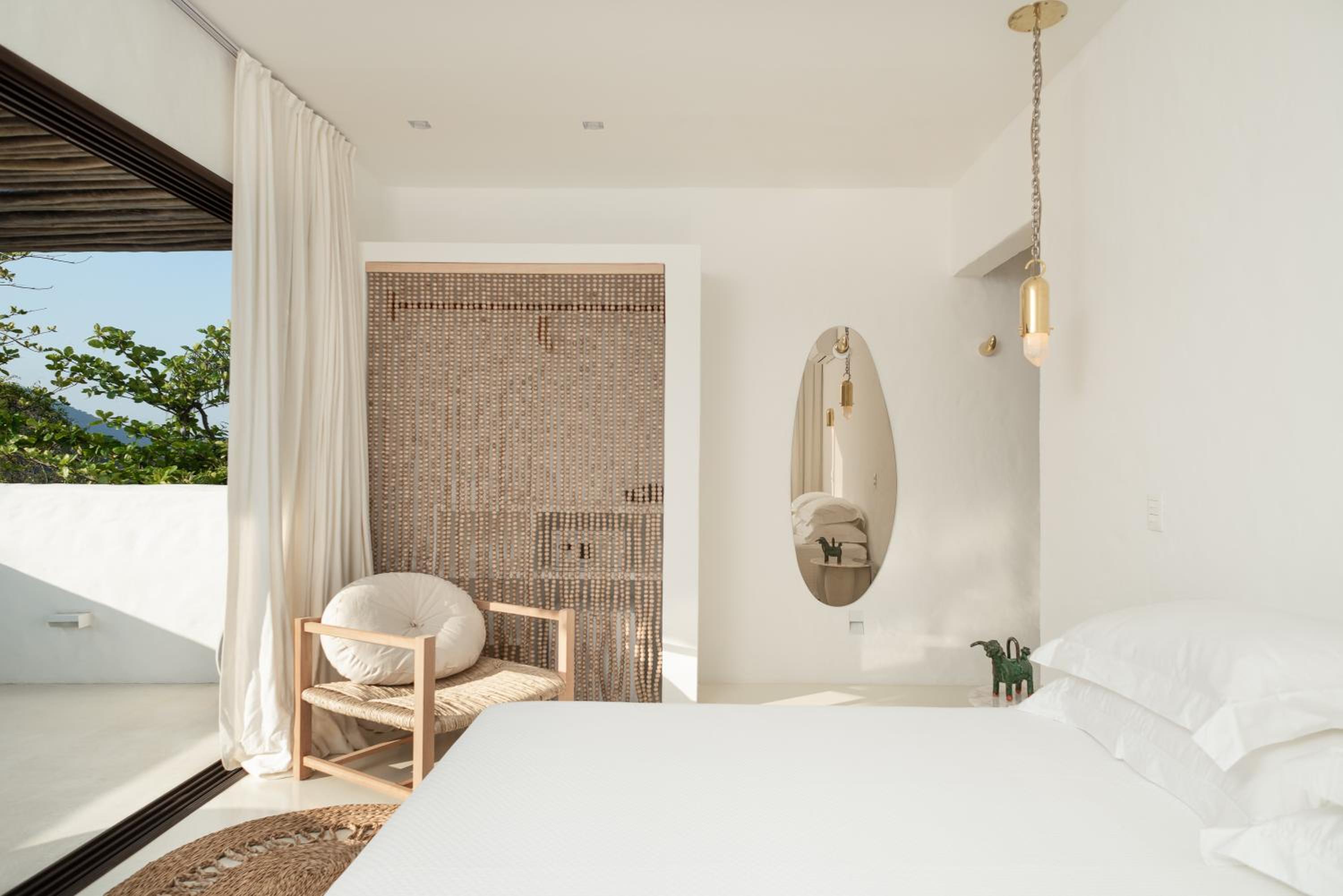 King Room with Balcony - Photo 3