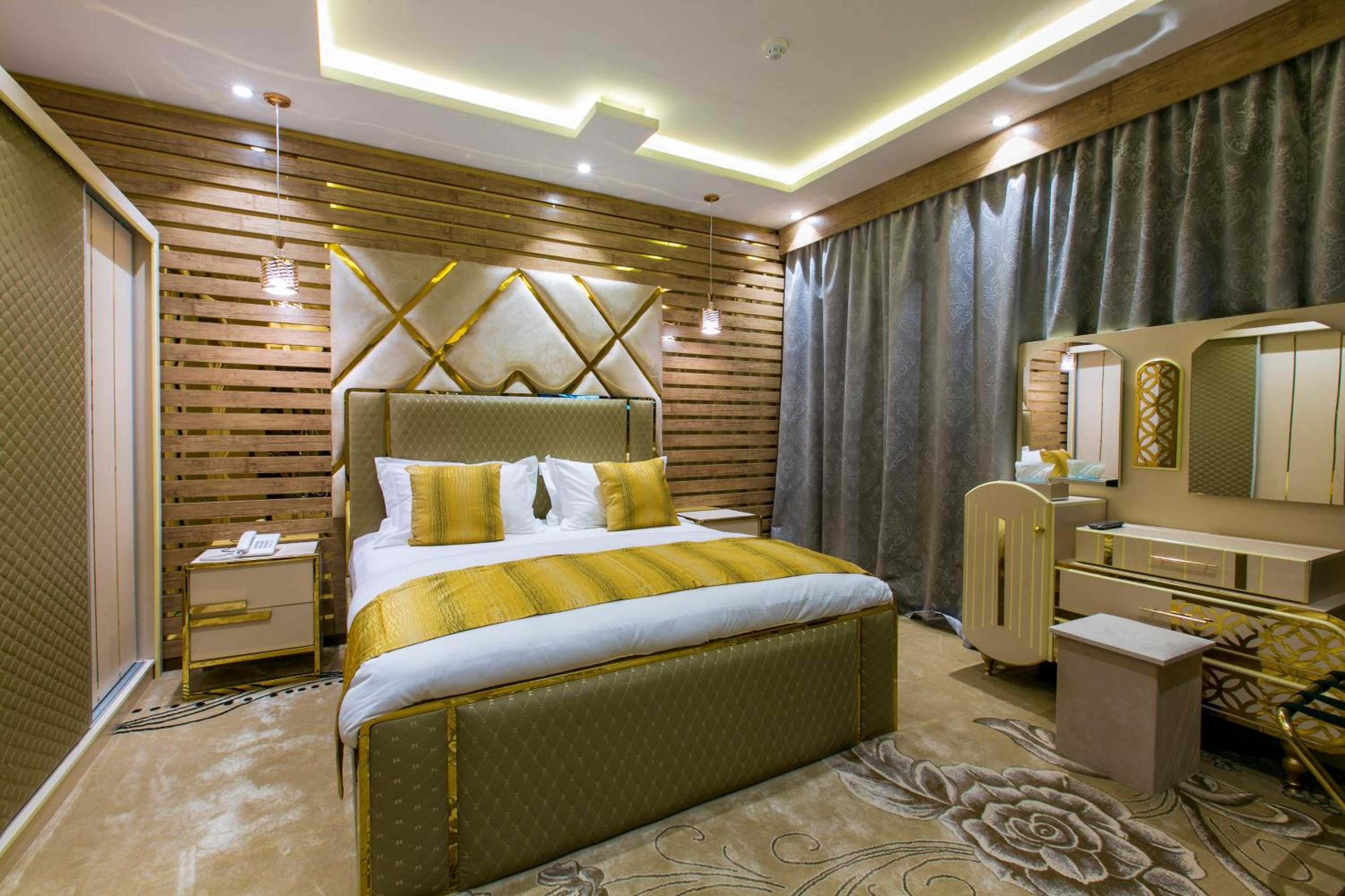 One-Bedroom Apartment - Photo 1