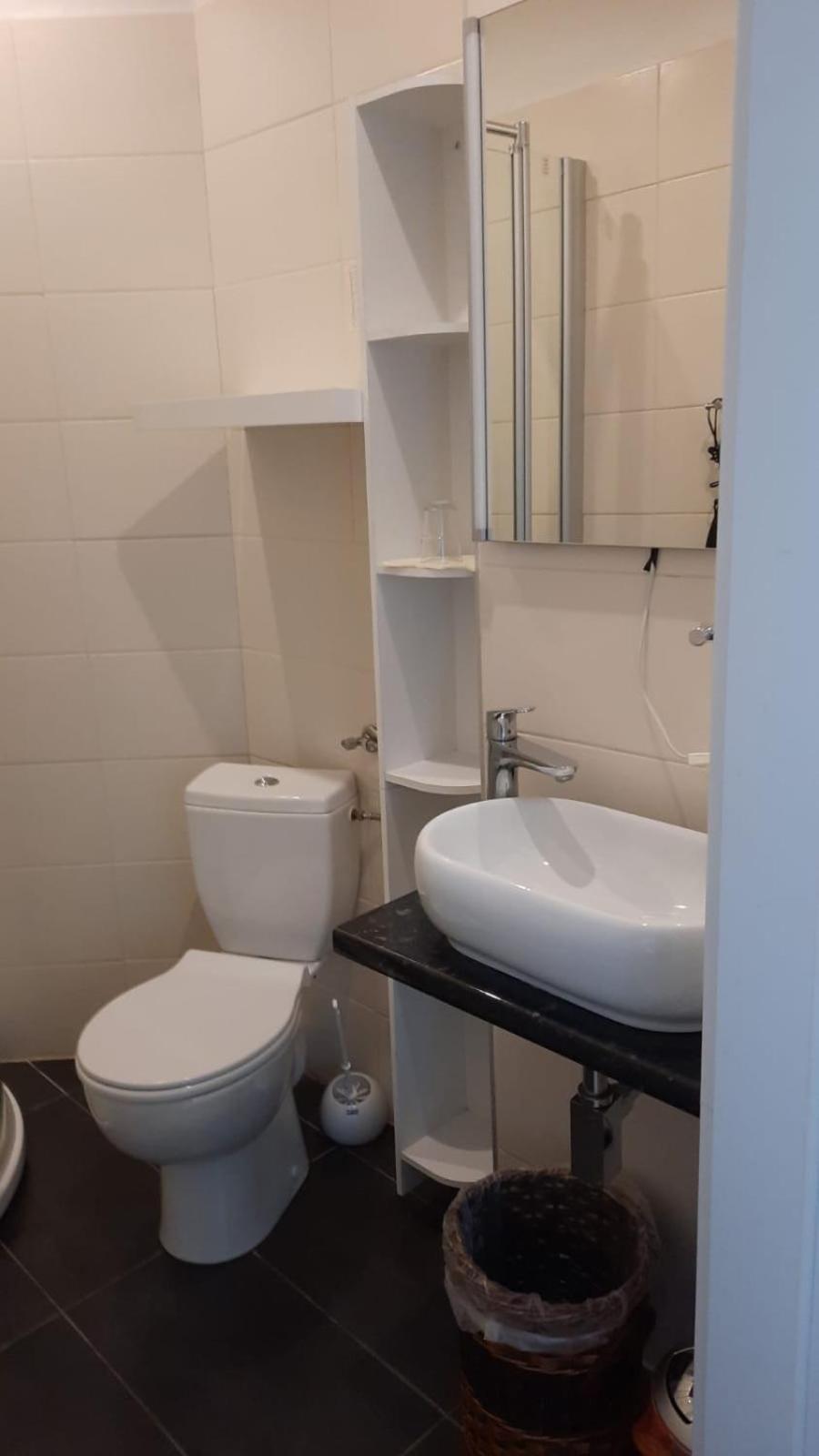 Single Room with Bathroom photo 3