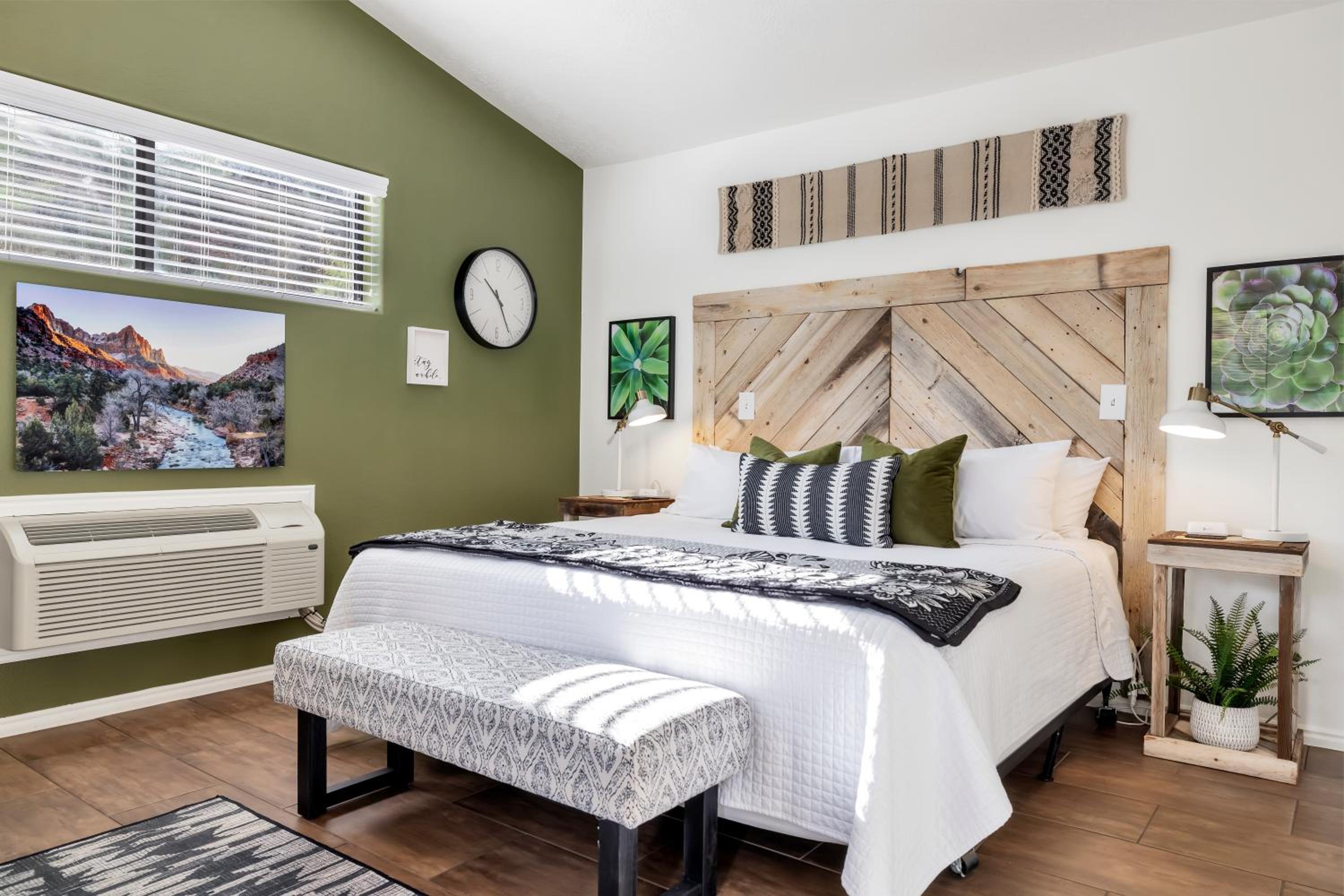 One-Bedroom Cottage - Emerald Pools Cottage photo 1
