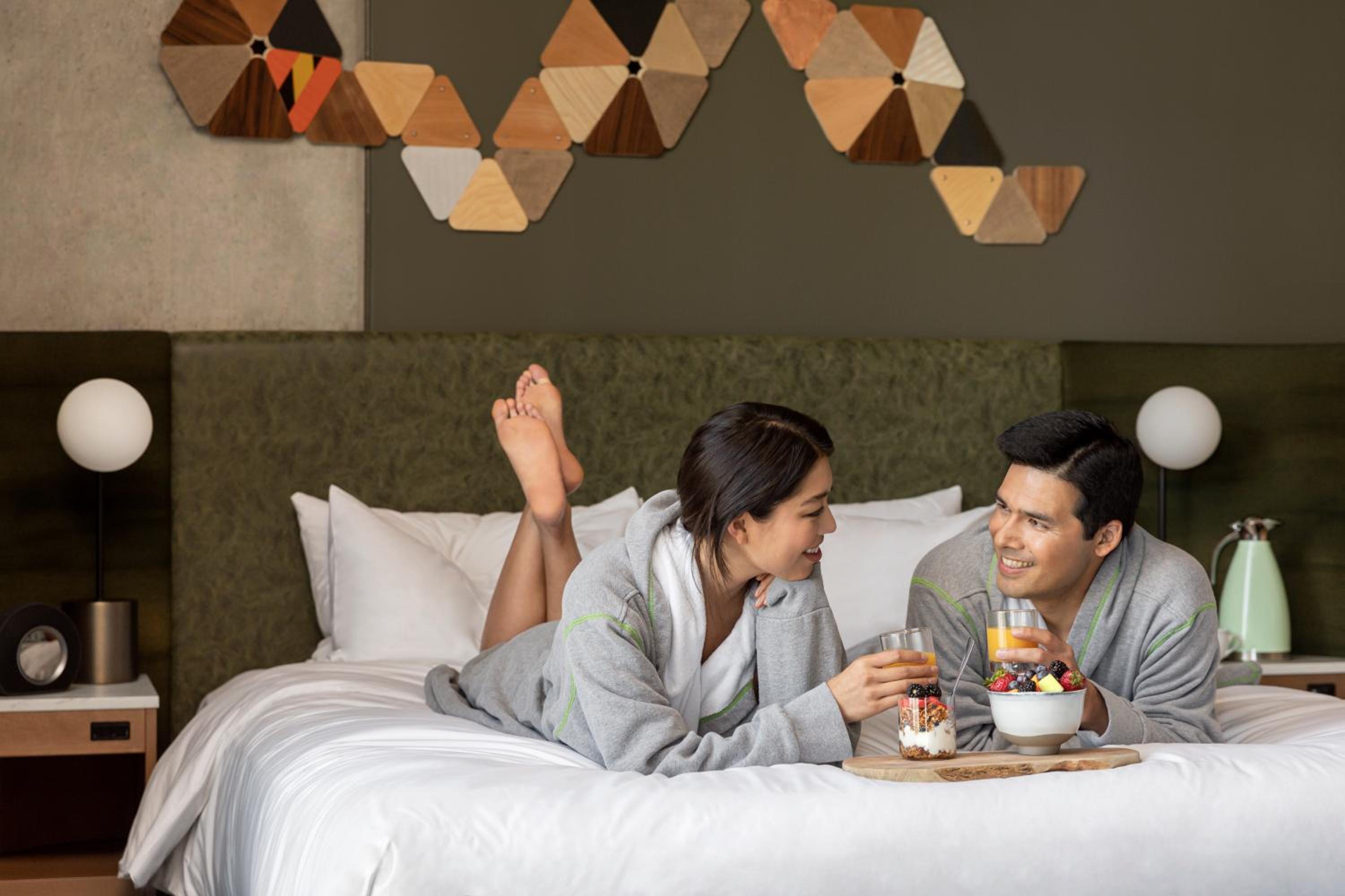 King Room with City View - Photo 7