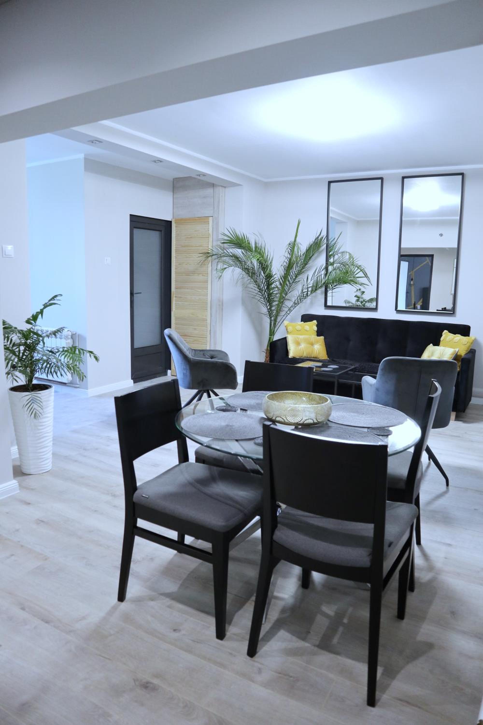 Two-Bedroom Apartment - Photo 14