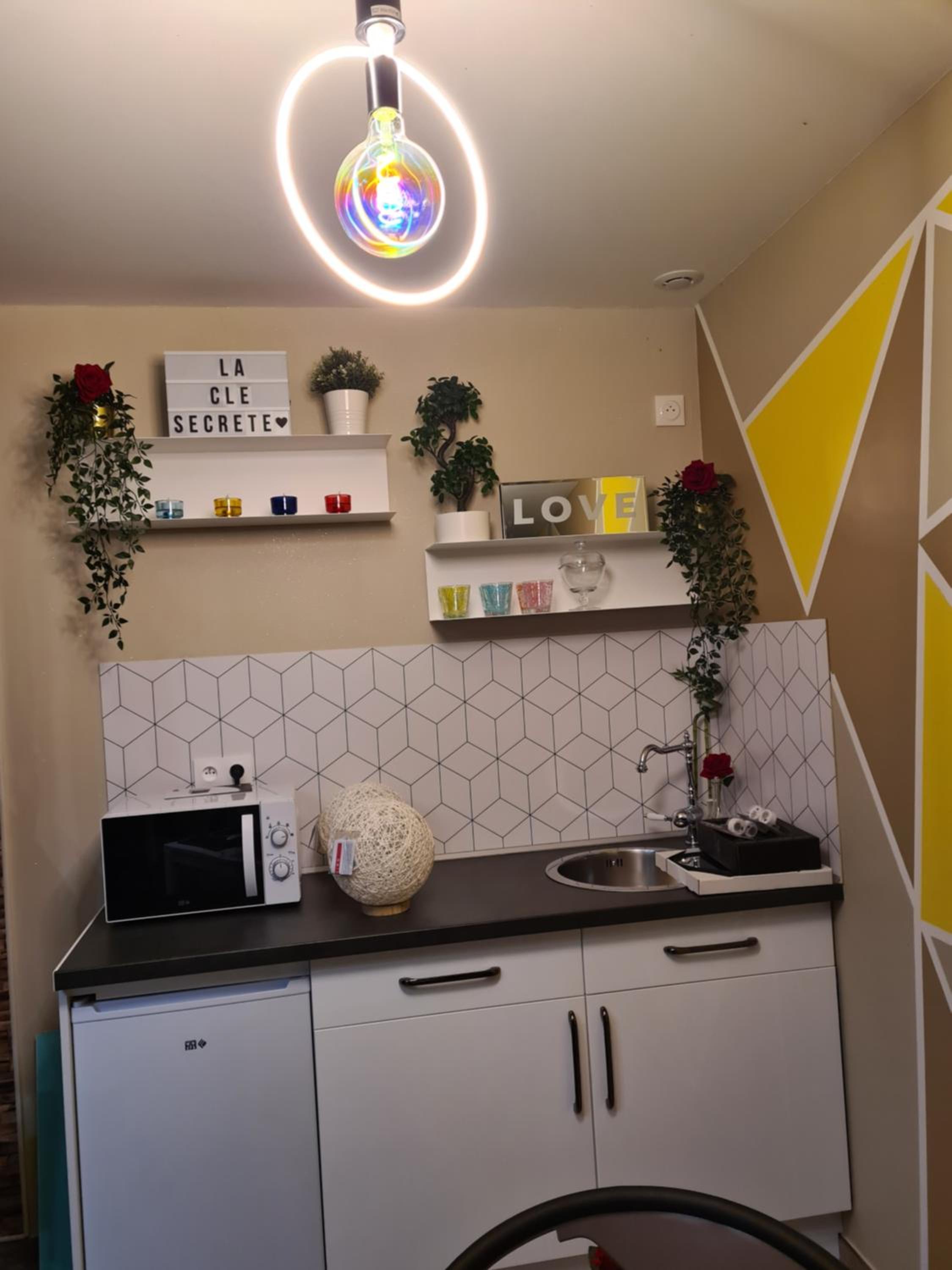 Large Double Room - Photo 8