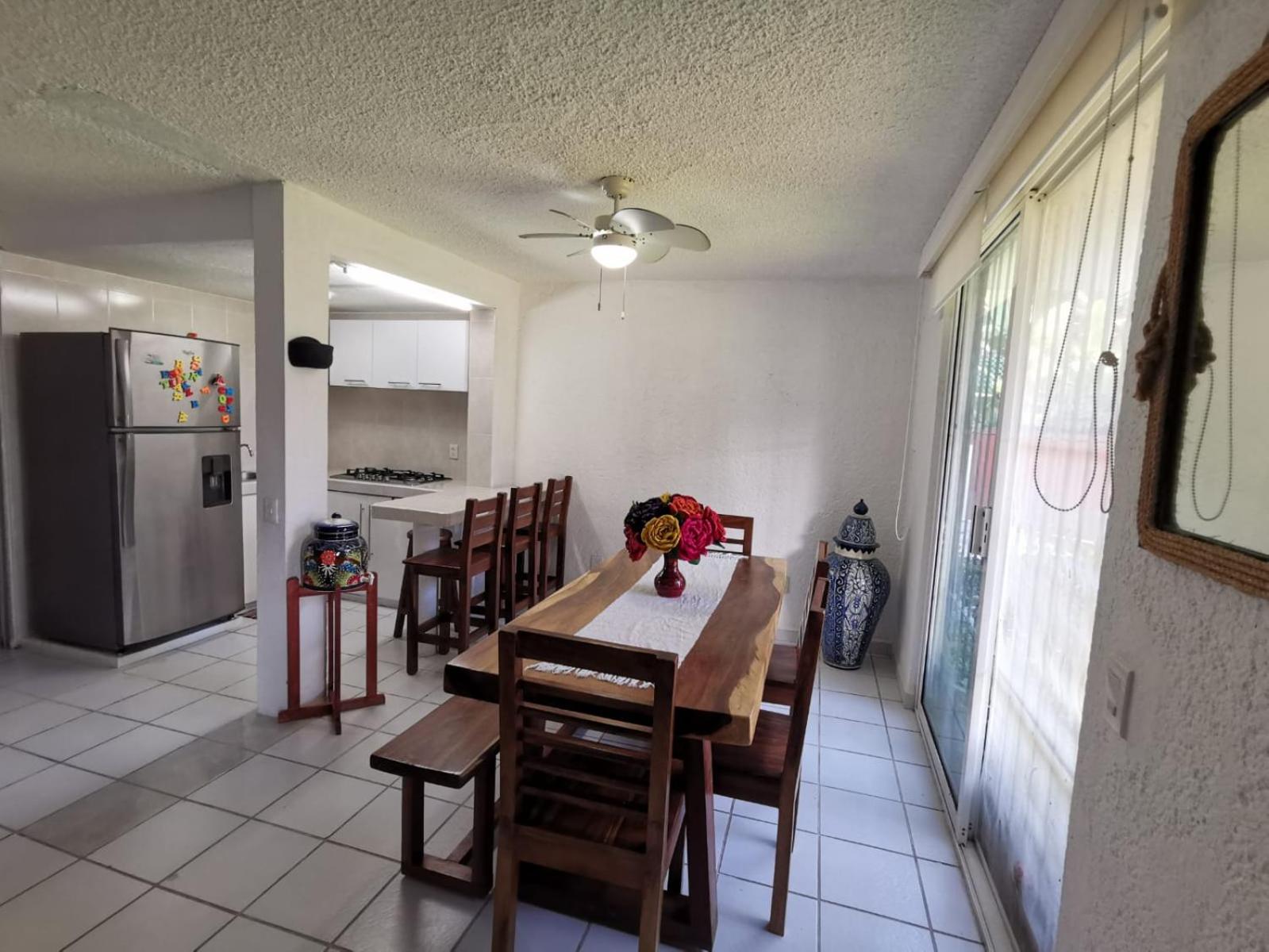 Three-Bedroom House photo 3