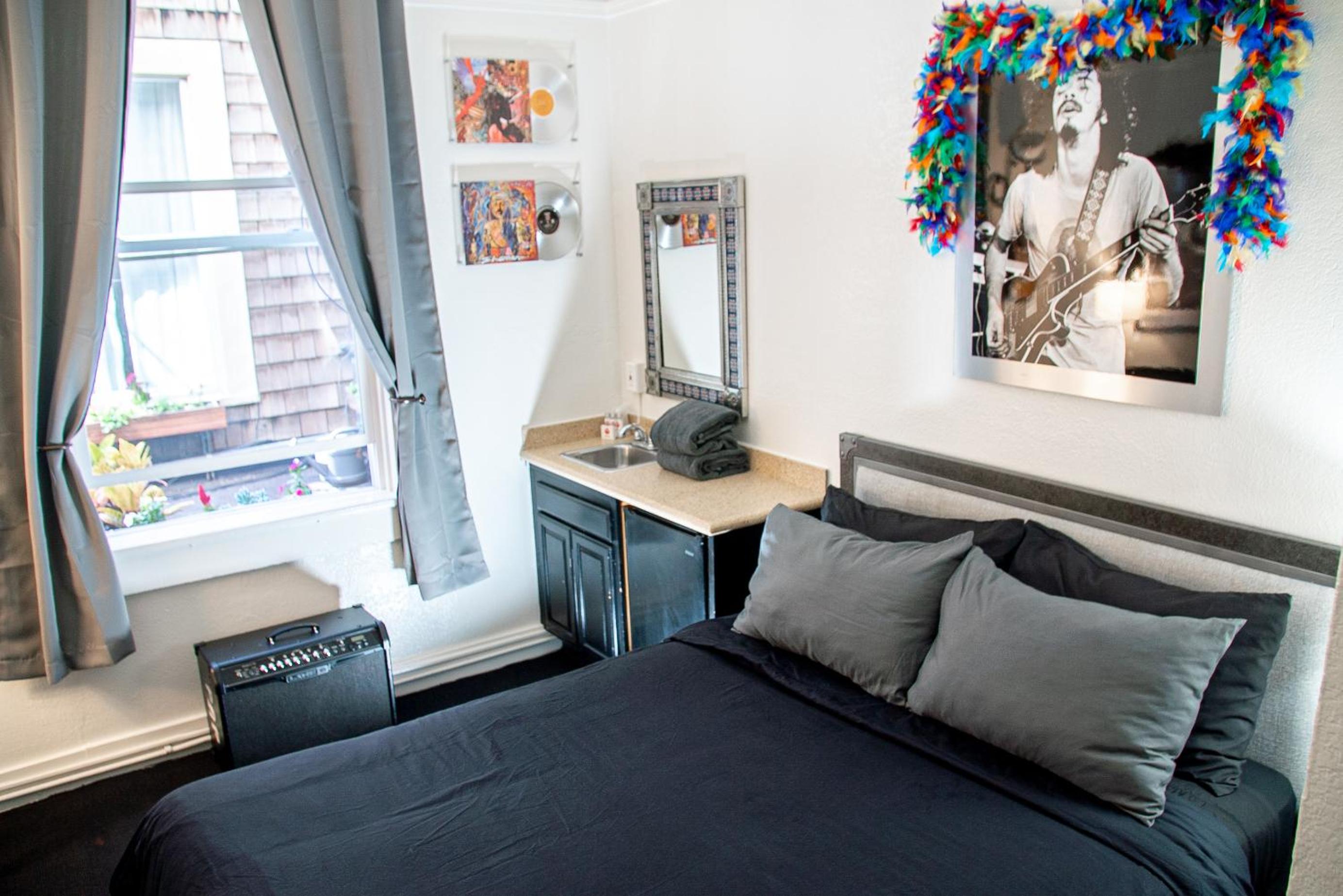 Queen Room with Shared Bathroom
