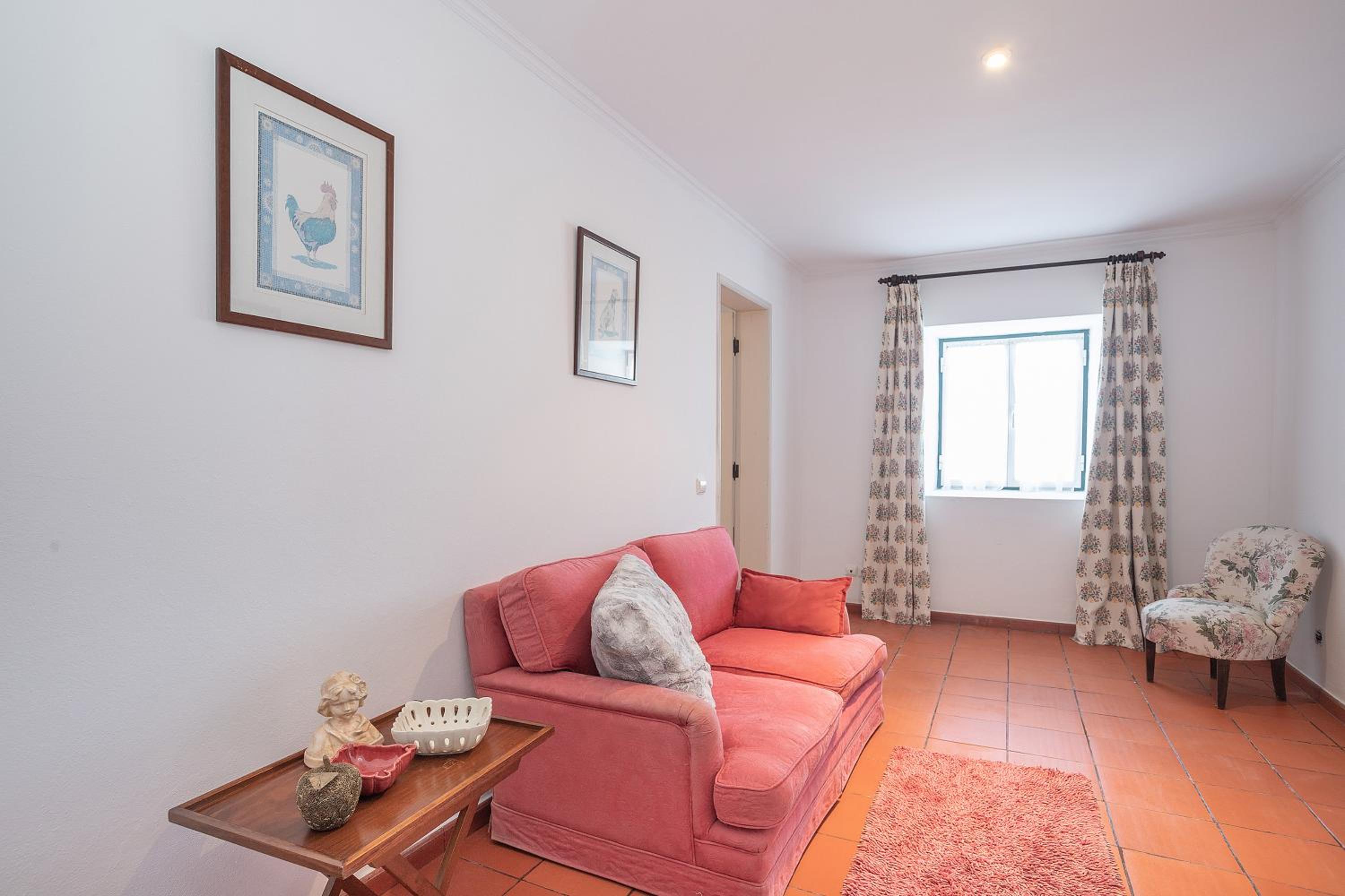 Standard Twin Room with Sofa - Photo 2