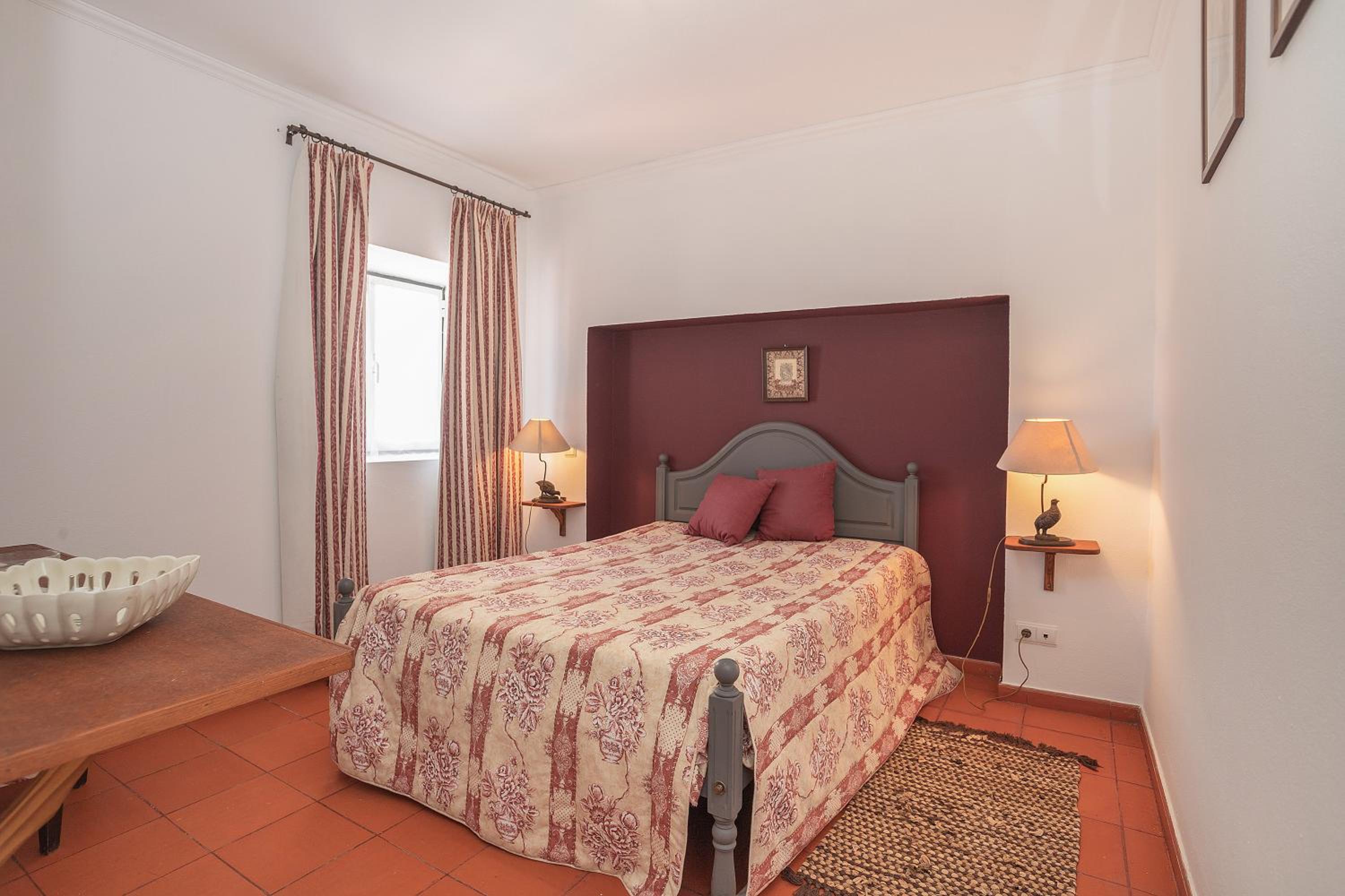 Double Room with Private Bathroom - Photo 4