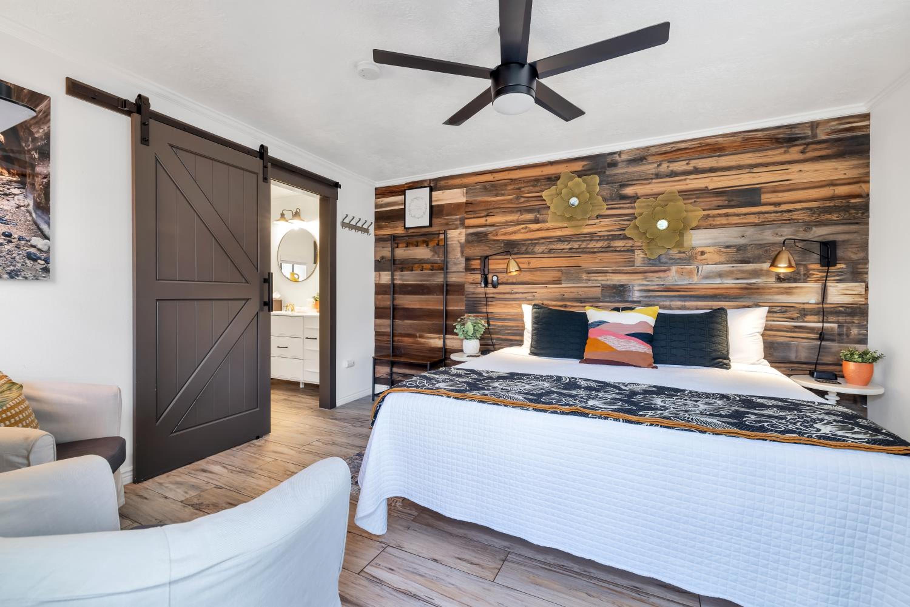 King Room with Garden View - Narrows Suite photo 1