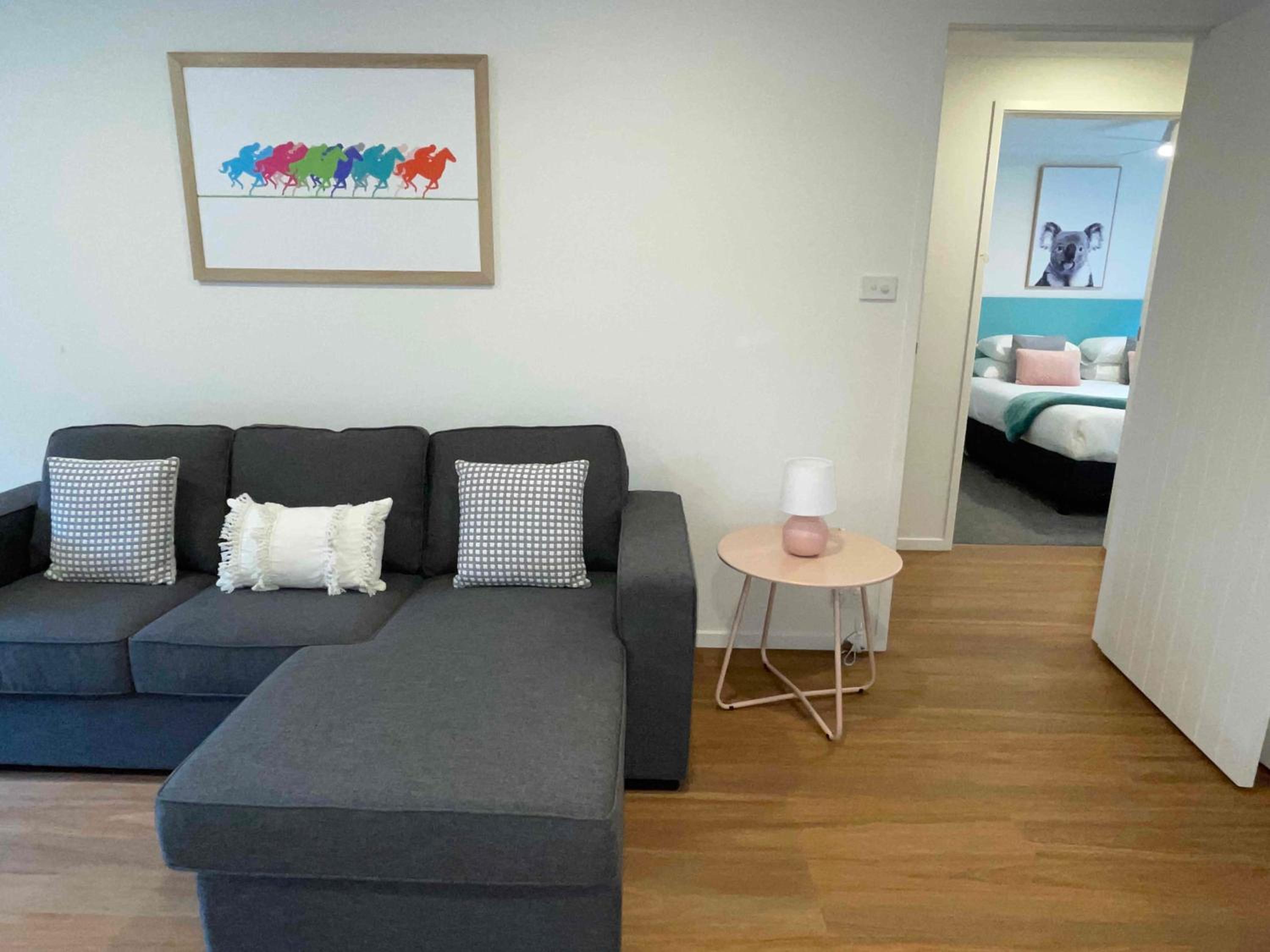 One-Bedroom Apartment - Photo 18