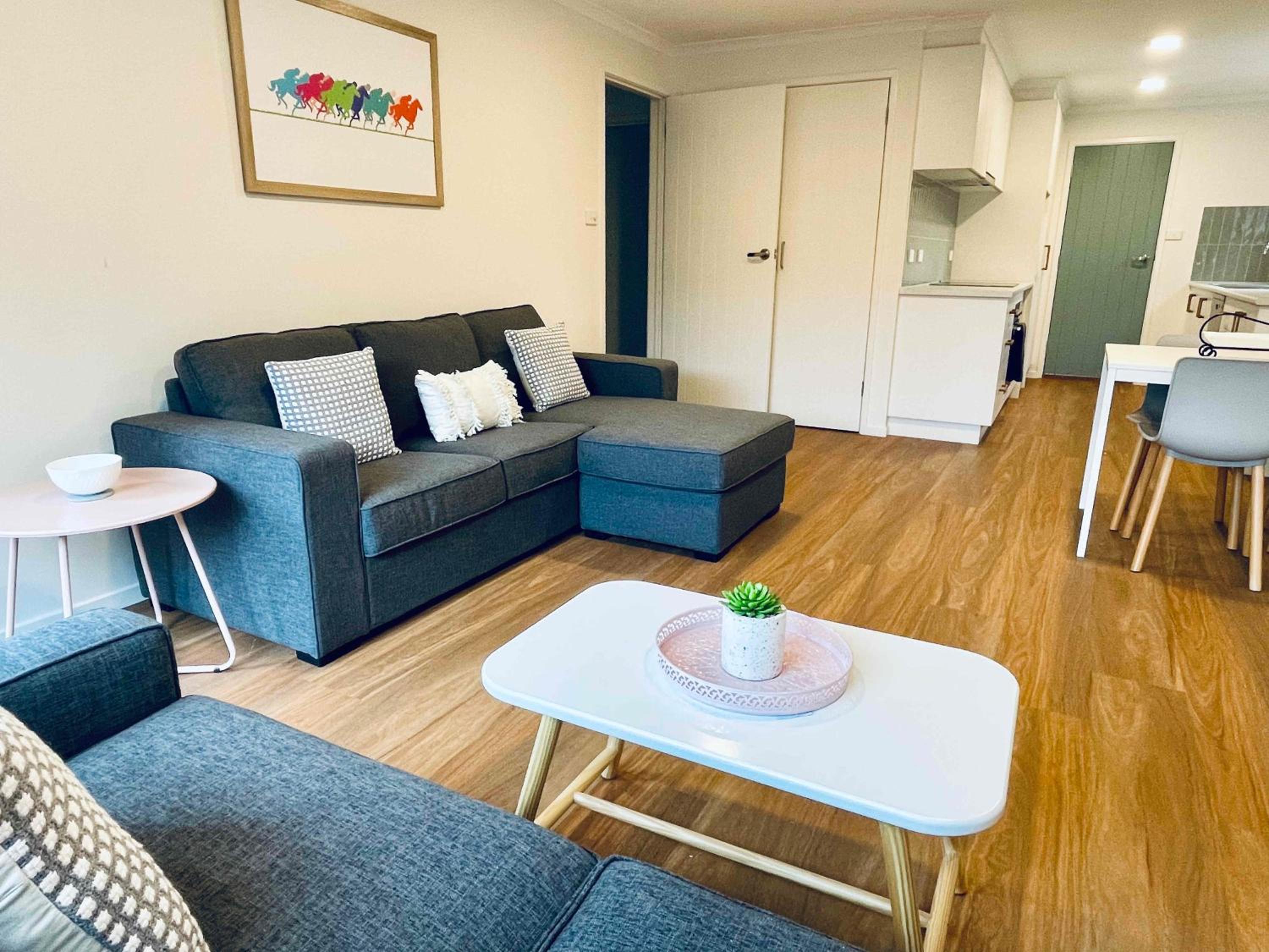 One-Bedroom Apartment - Photo 12