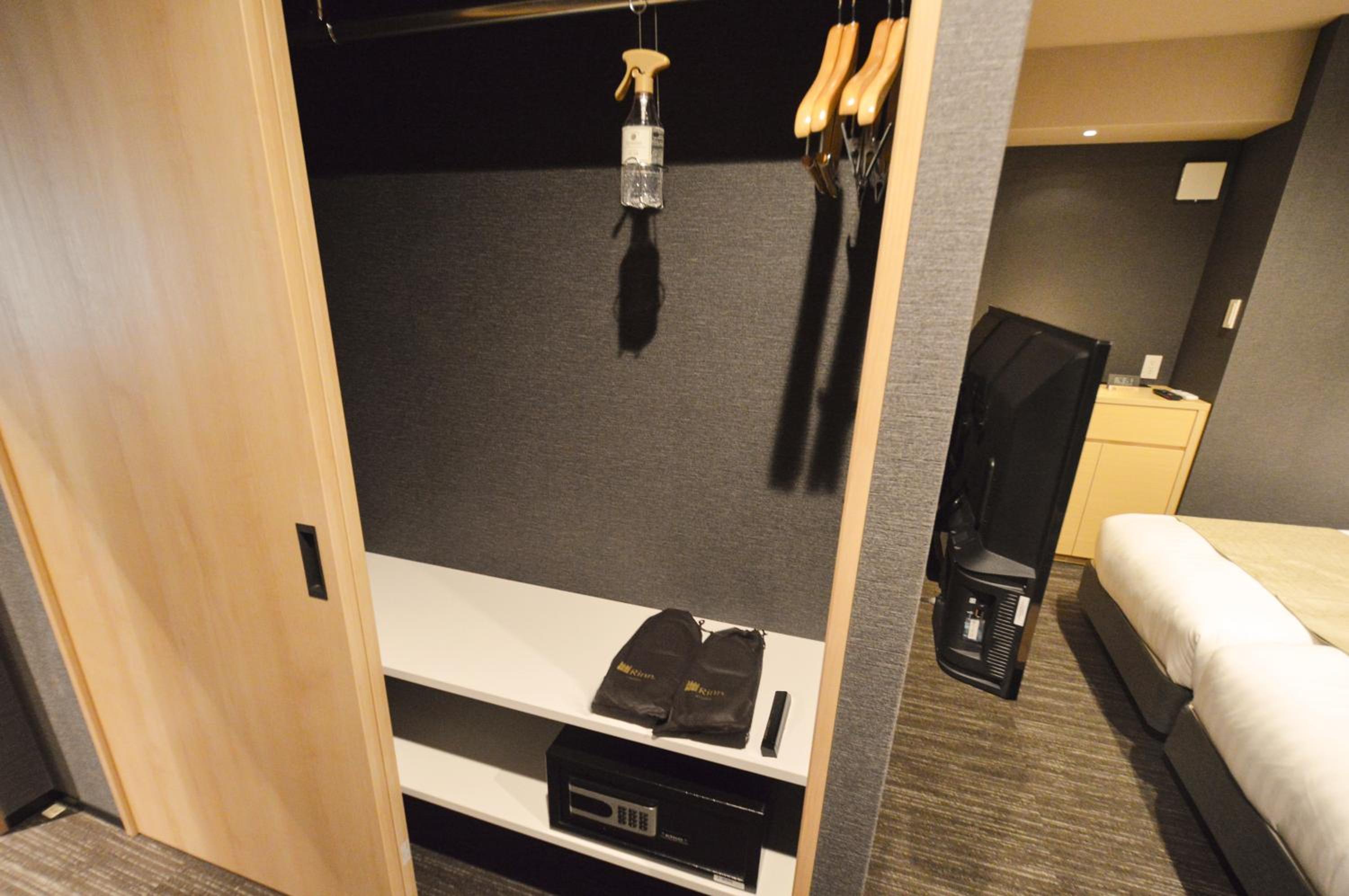 Standard Twin Room - Photo 2