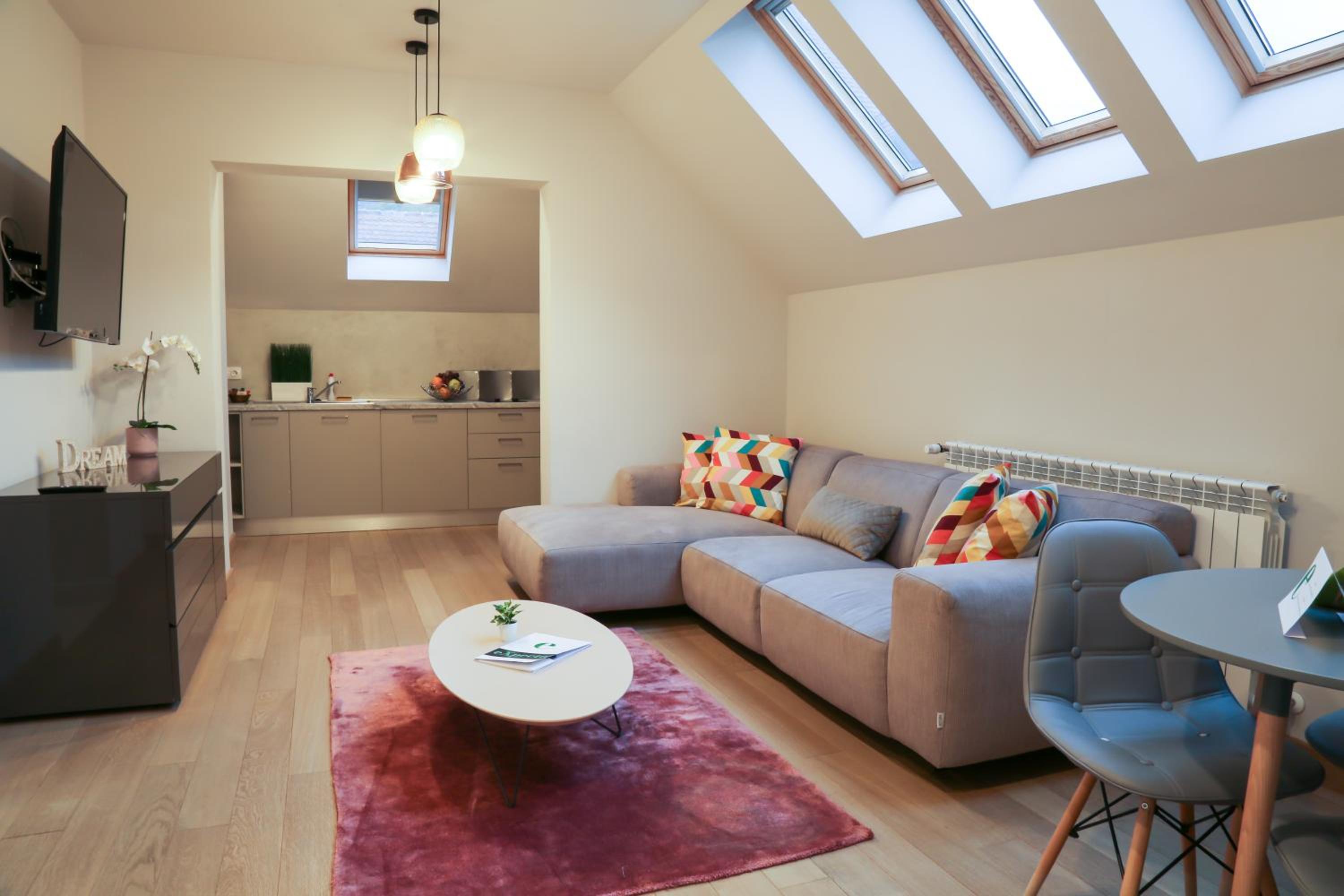 Loft - Photo 10